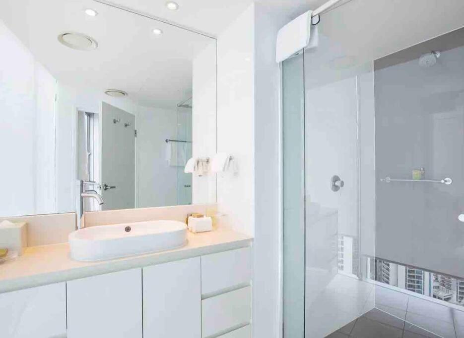 LUXURY APARTMENT- with WATER VIEWS FROM EVERY DIRECTION