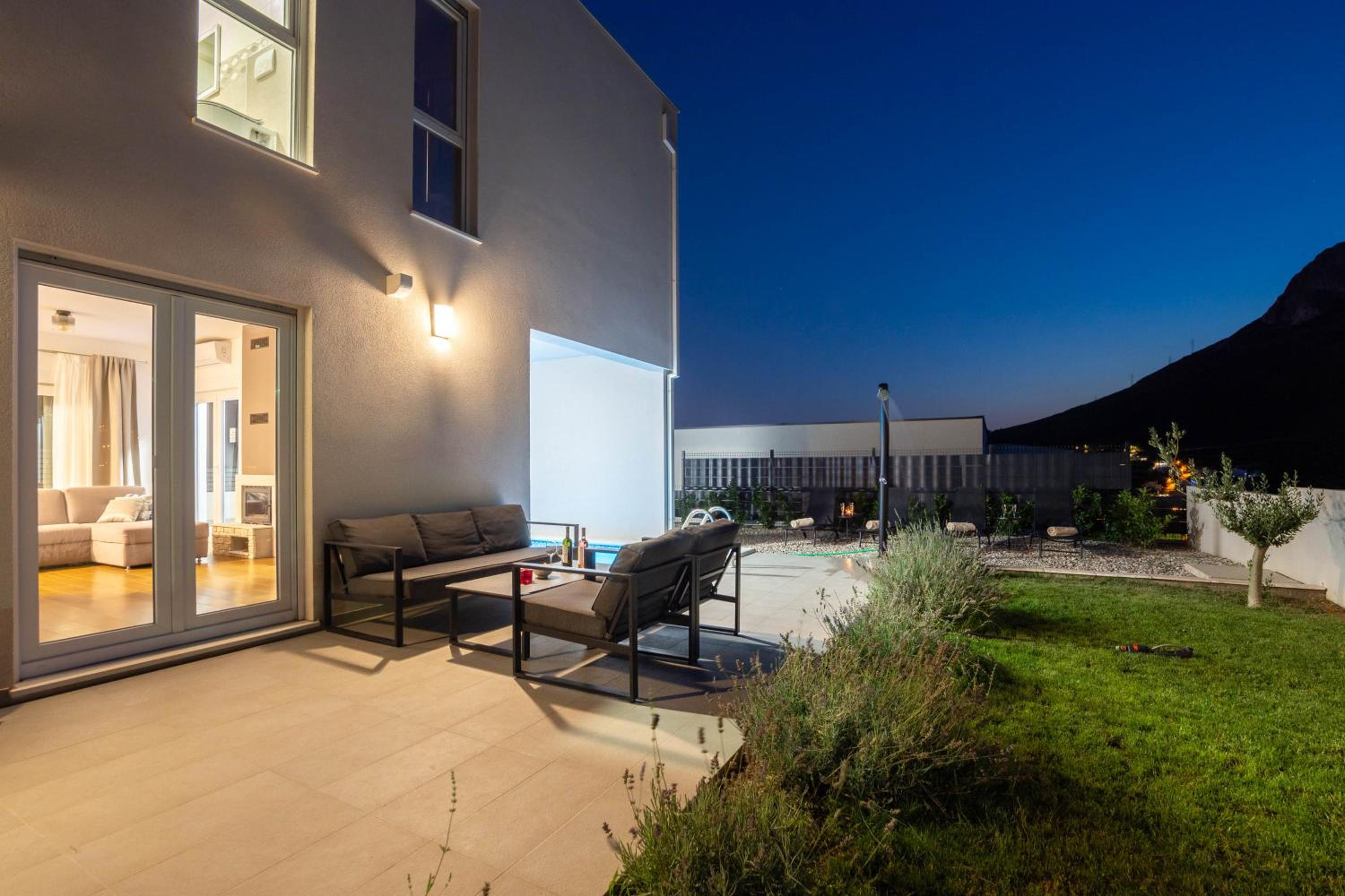 Villa Dorso with heated pool view 5
