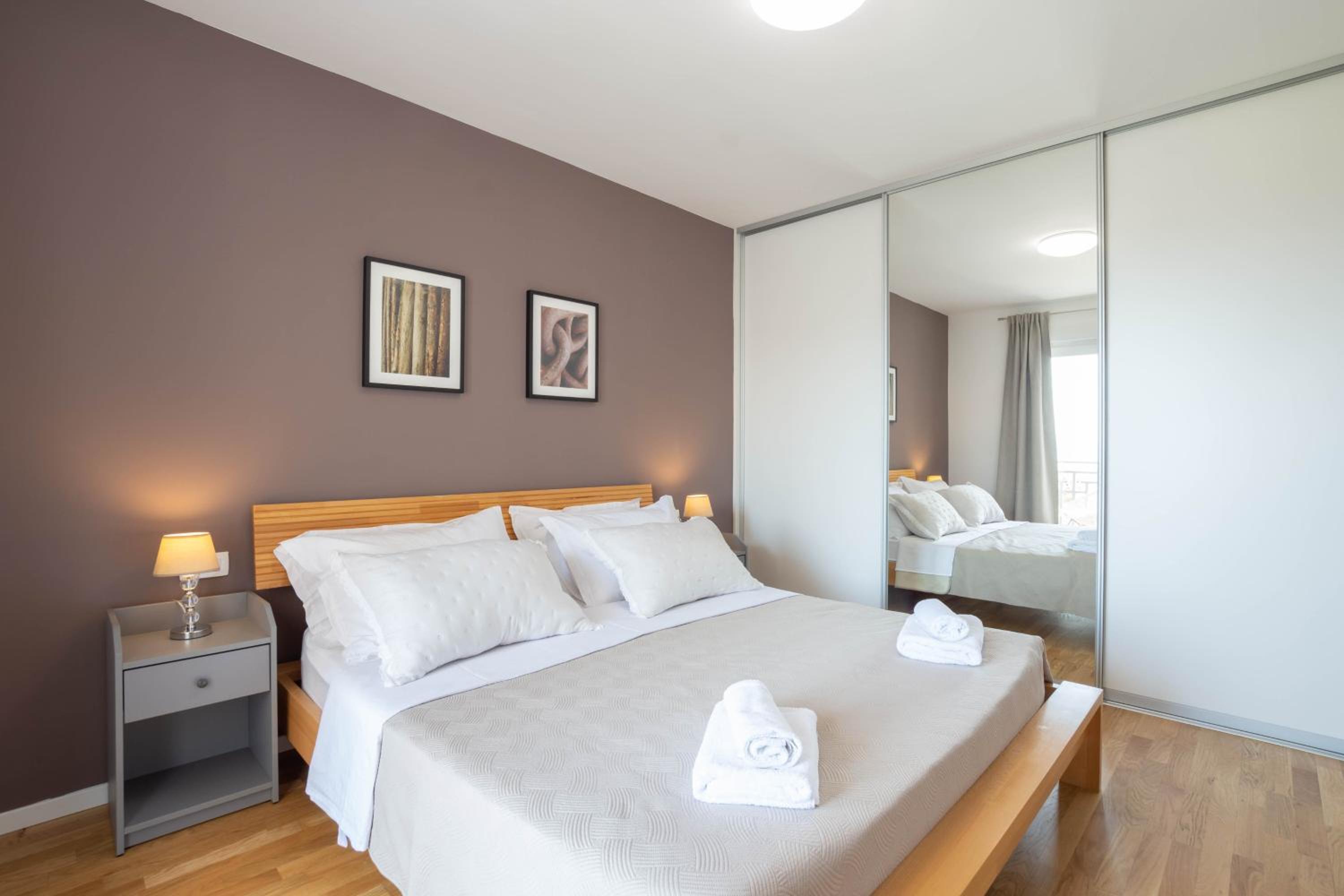 Villa Dorso with heated pool view 4