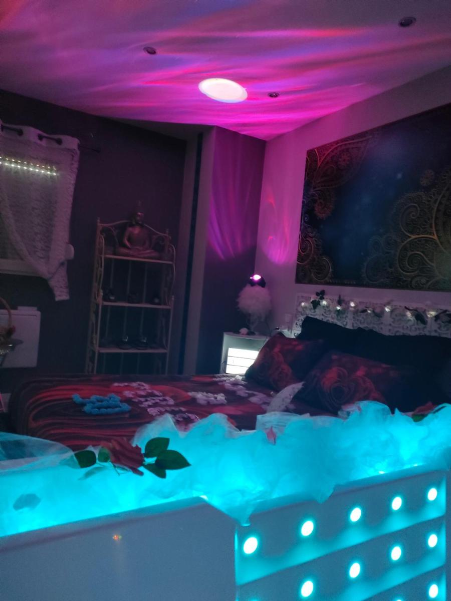 Loft avec Baignoire SPA LÉcrin Romantique view 3