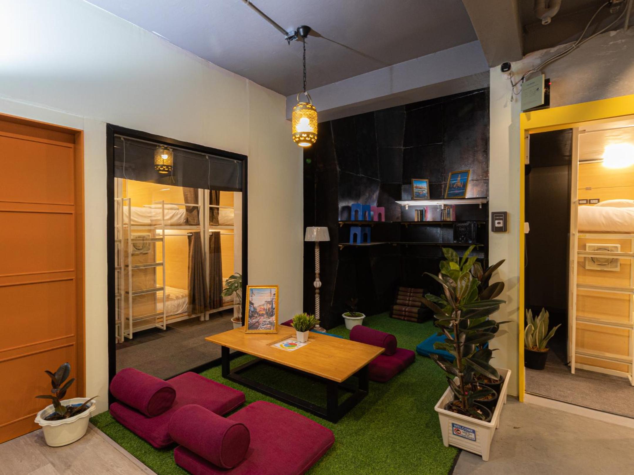 Khao San Social Capsule Hostel