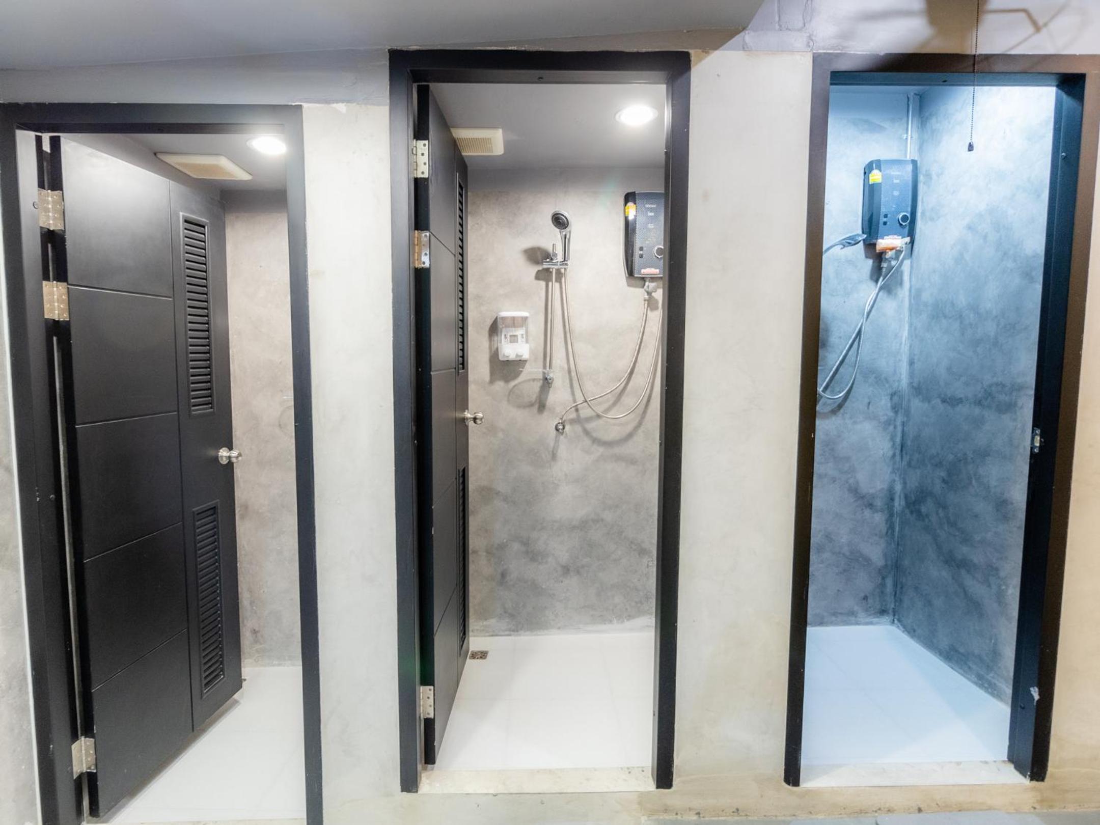 Khao San Social Capsule Hostel