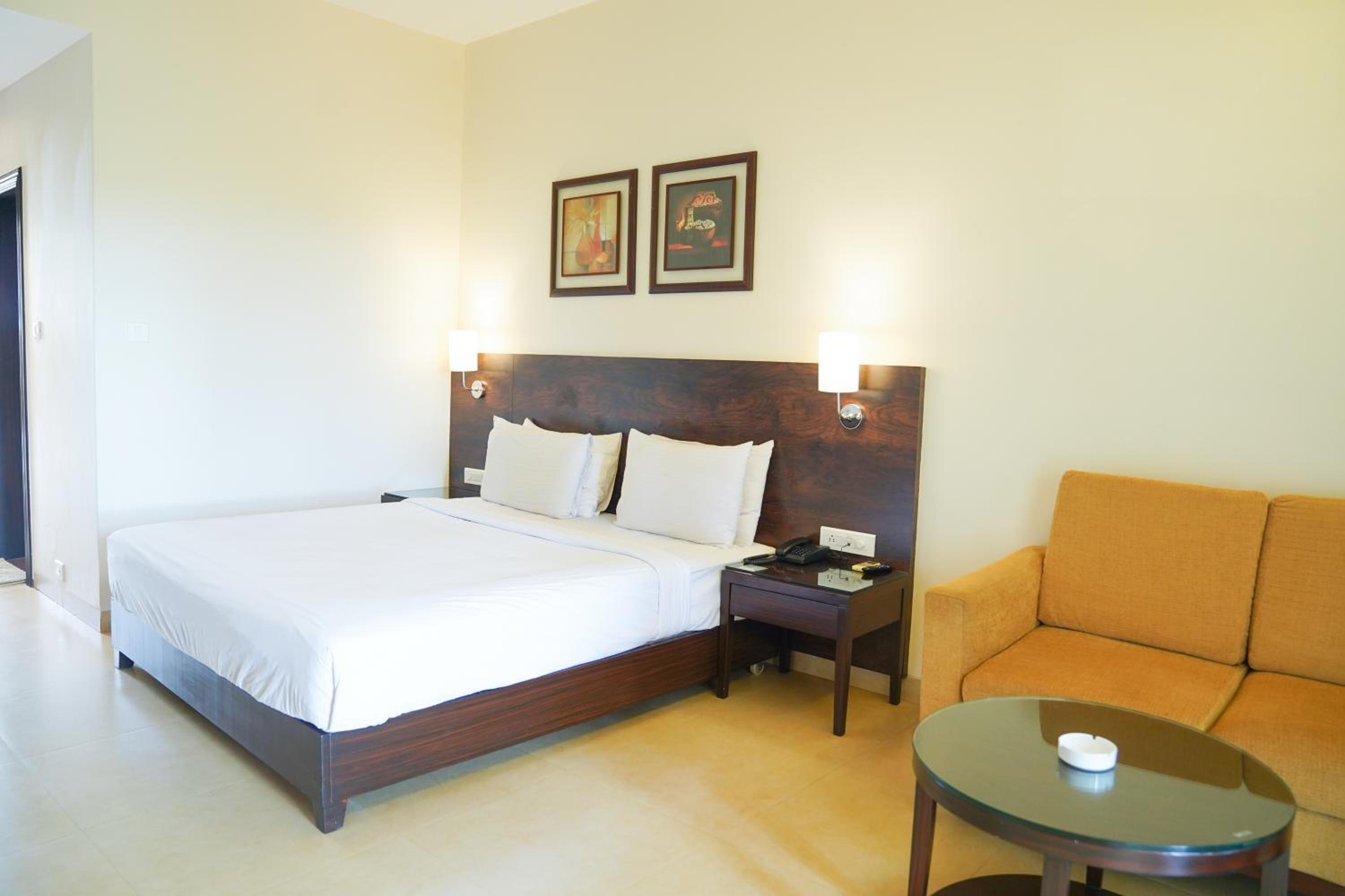 Greenleaf The Resort & Spa, Ganpatipule