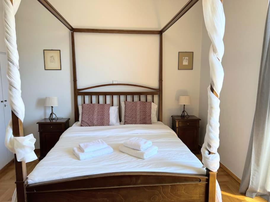 Unique Spacious new 3BDR apt in Mouson/Filopappou