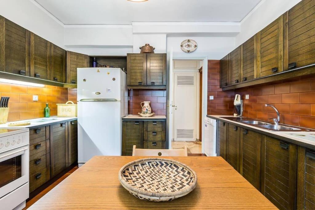 Unique Spacious new 3BDR apt in Mouson/Filopappou