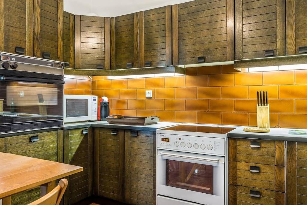 Unique Spacious new 3BDR apt in Mouson/Filopappou