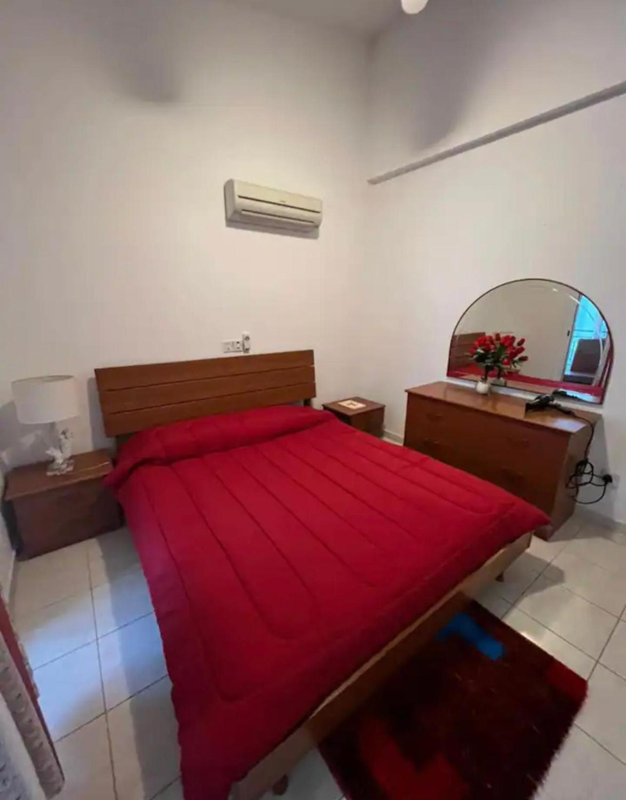 Marias Spacious Aparment