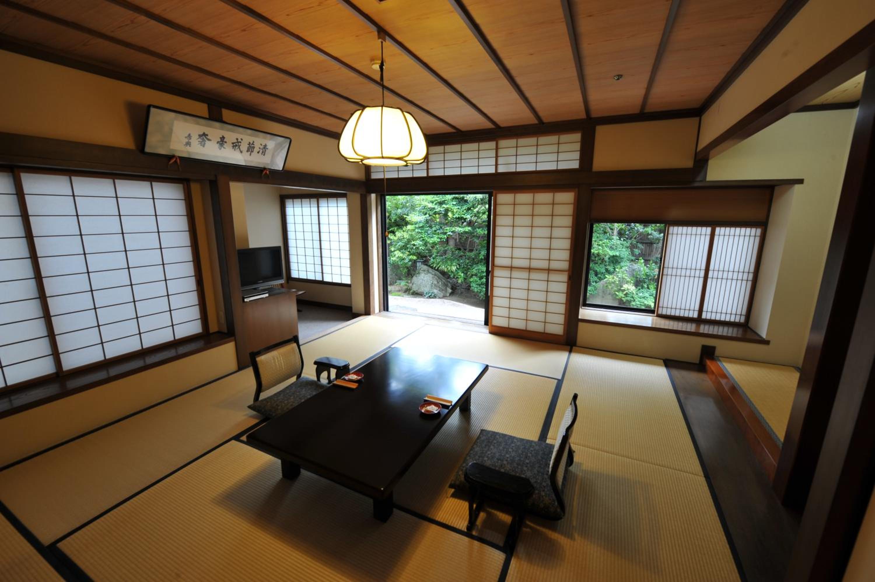Hagi No Yado Tomoe