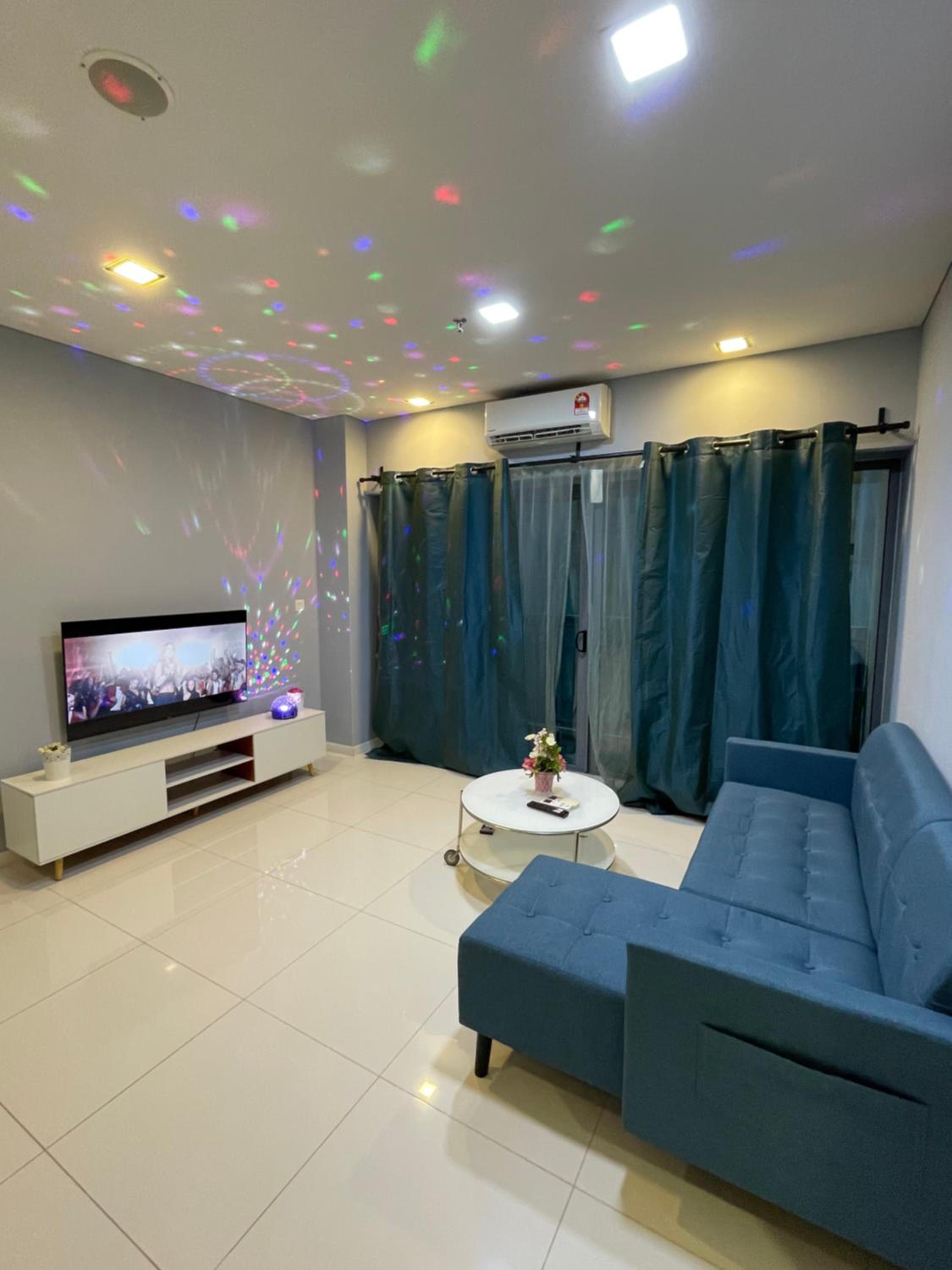 Mercu Summer Suite KLCC 1bedroom with Twin Double Bed Apartment