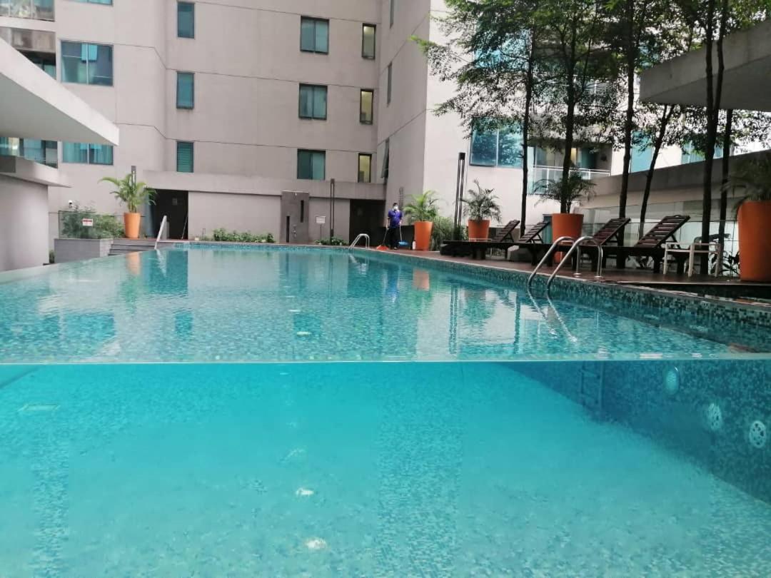 Mercu Summer Suite KLCC 1bedroom with Twin Double Bed Apartment