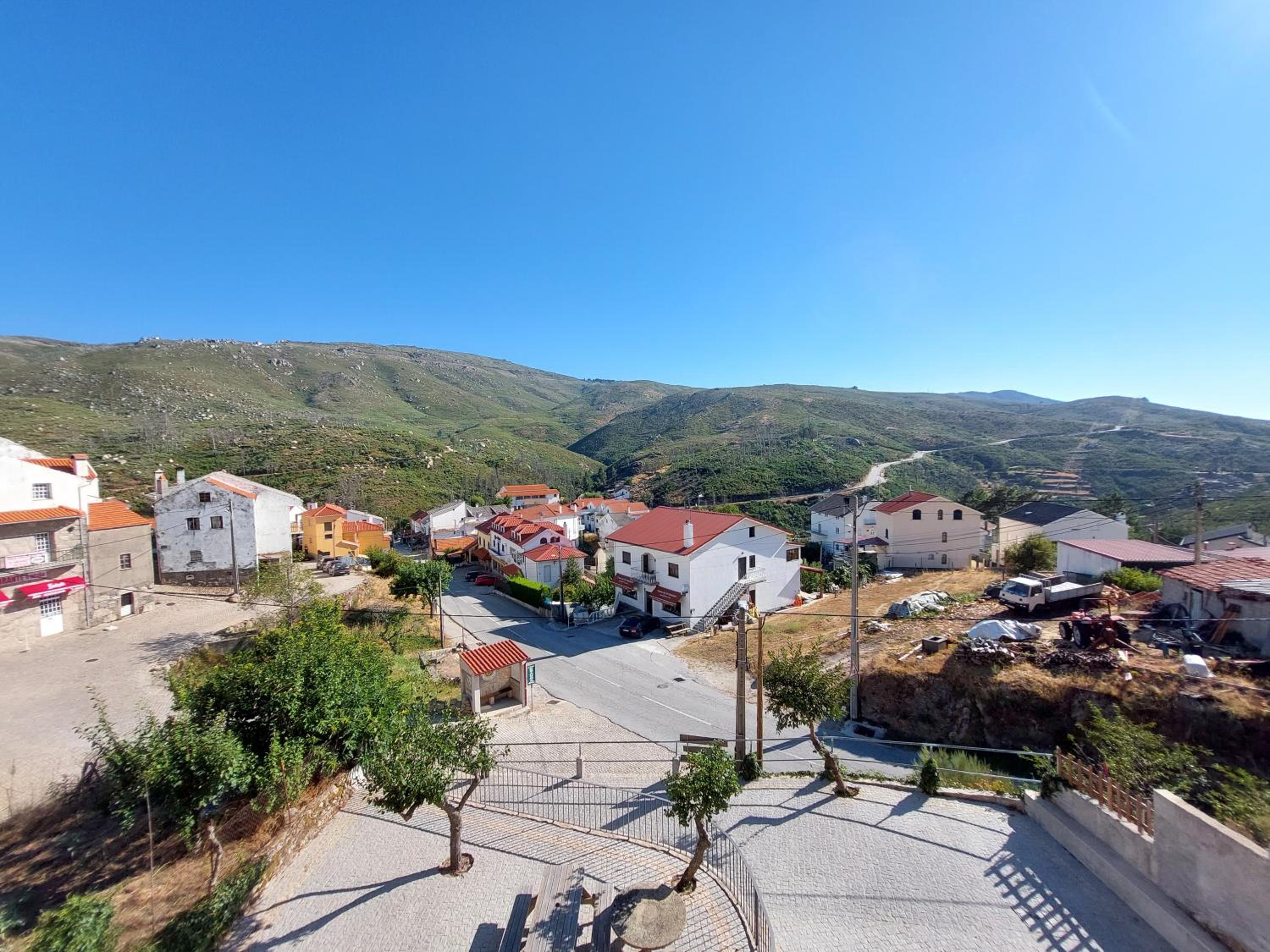 Miradouros da Aldeia view 3