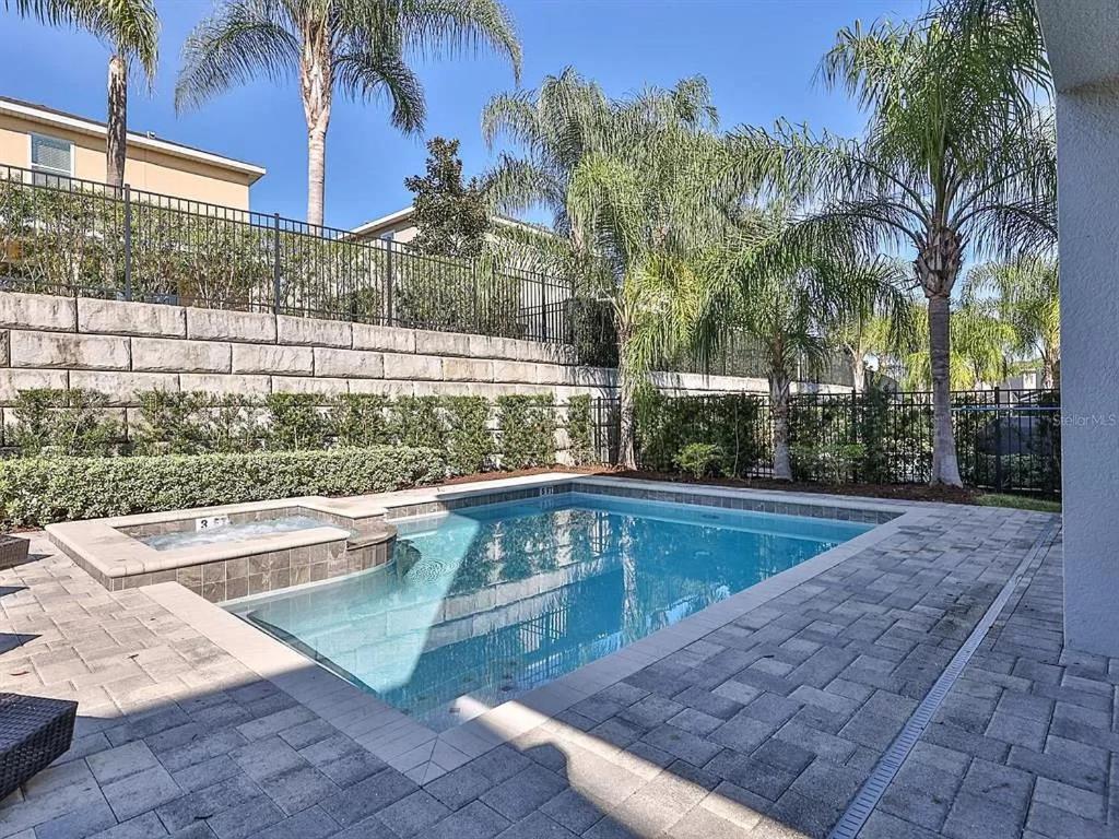 Luxurious 6 bedroom Villa with private pool & Spa