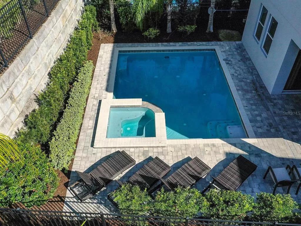Luxurious 6 bedroom Villa with private pool & Spa