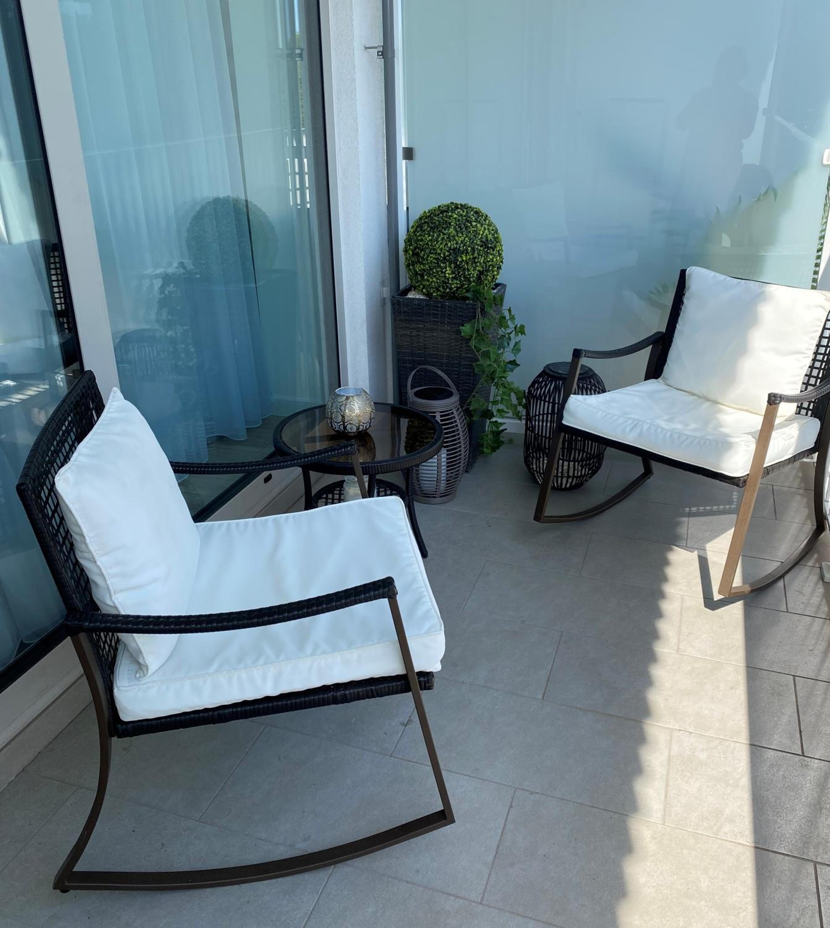 balcony