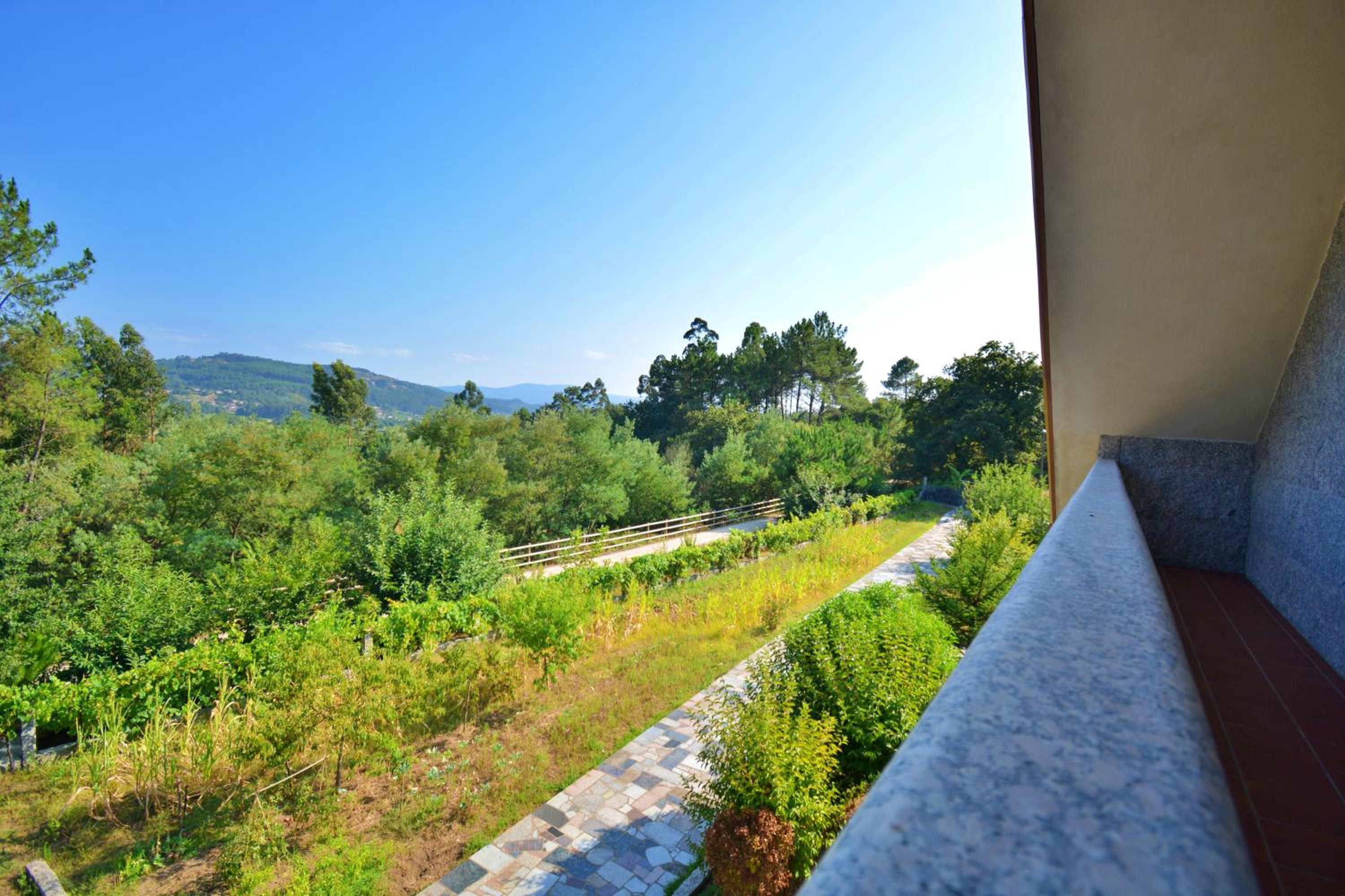 Casa con jardín próxima a Vilagarcía de Arousa