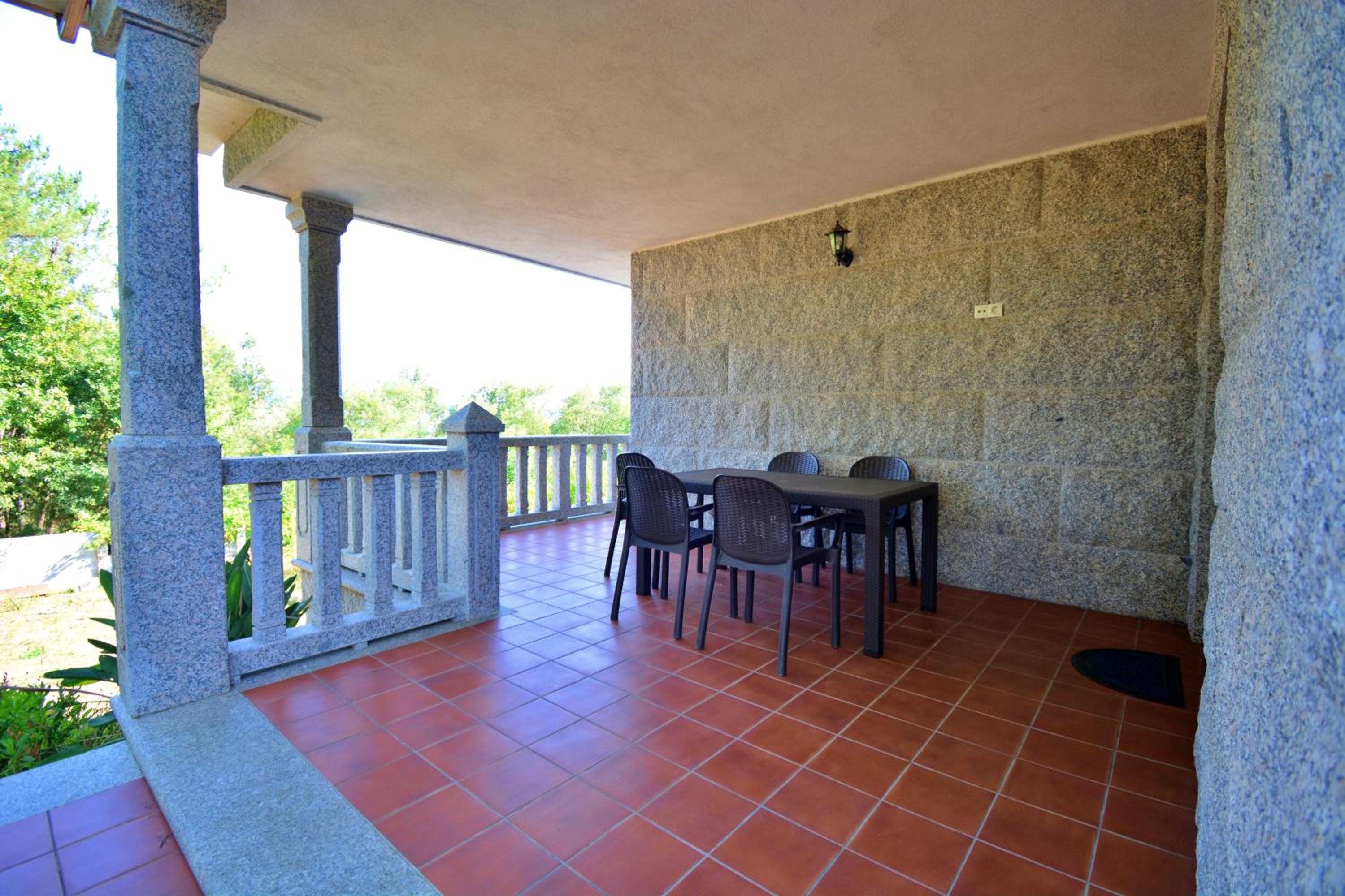 Casa con jardín próxima a Vilagarcía de Arousa