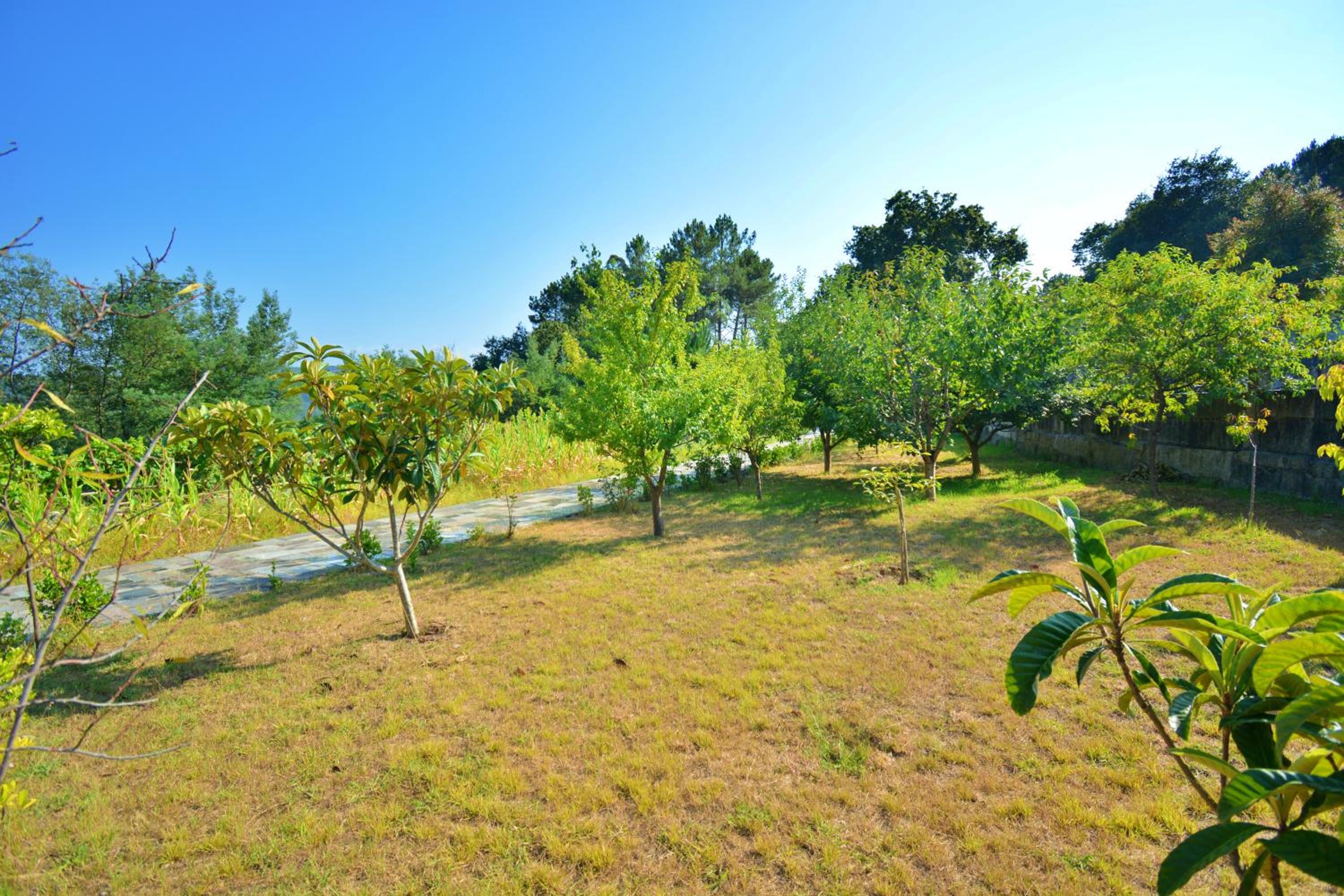 Casa con jardín próxima a Vilagarcía de Arousa