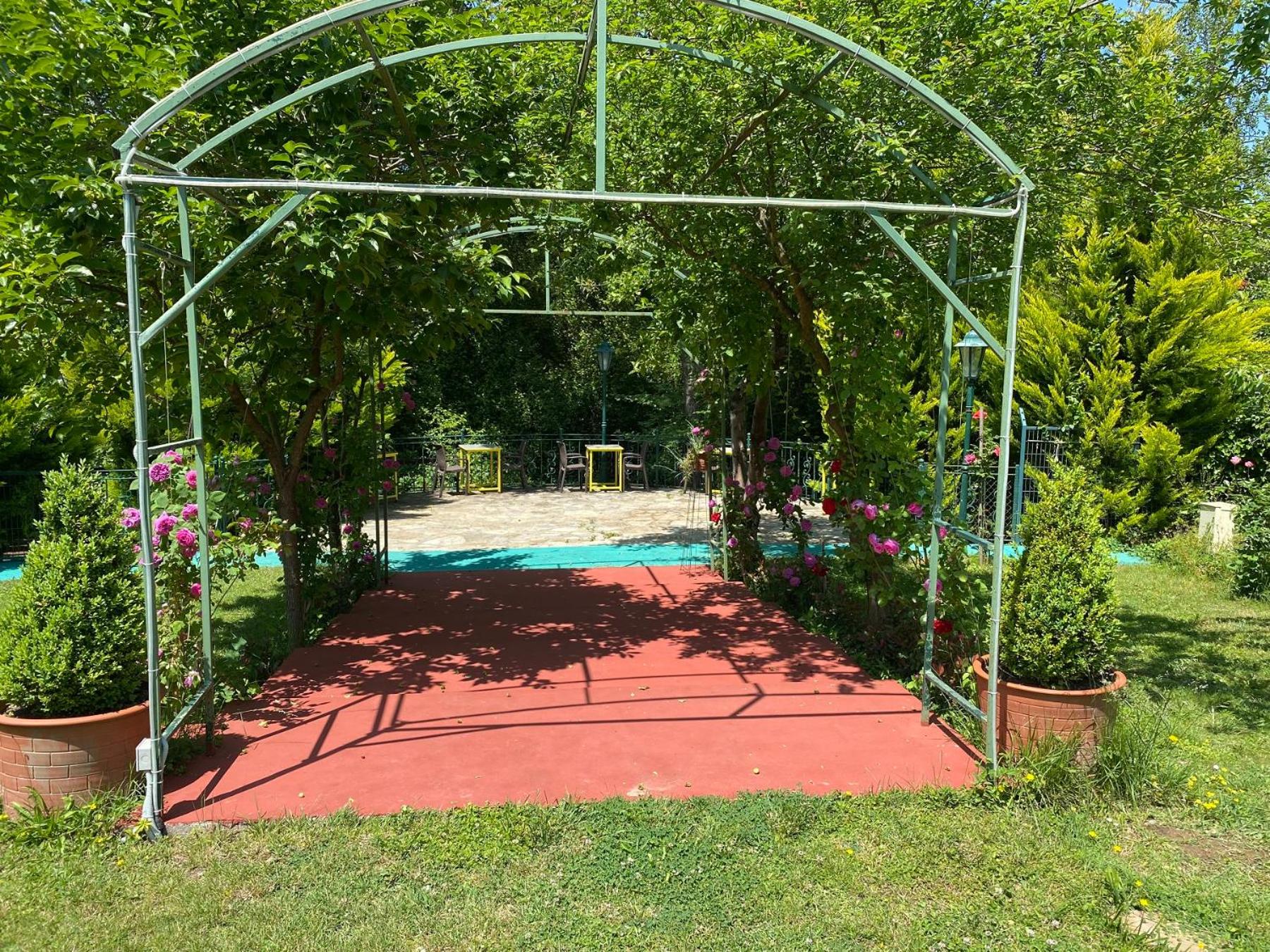 Sarikonaklar Garden Village