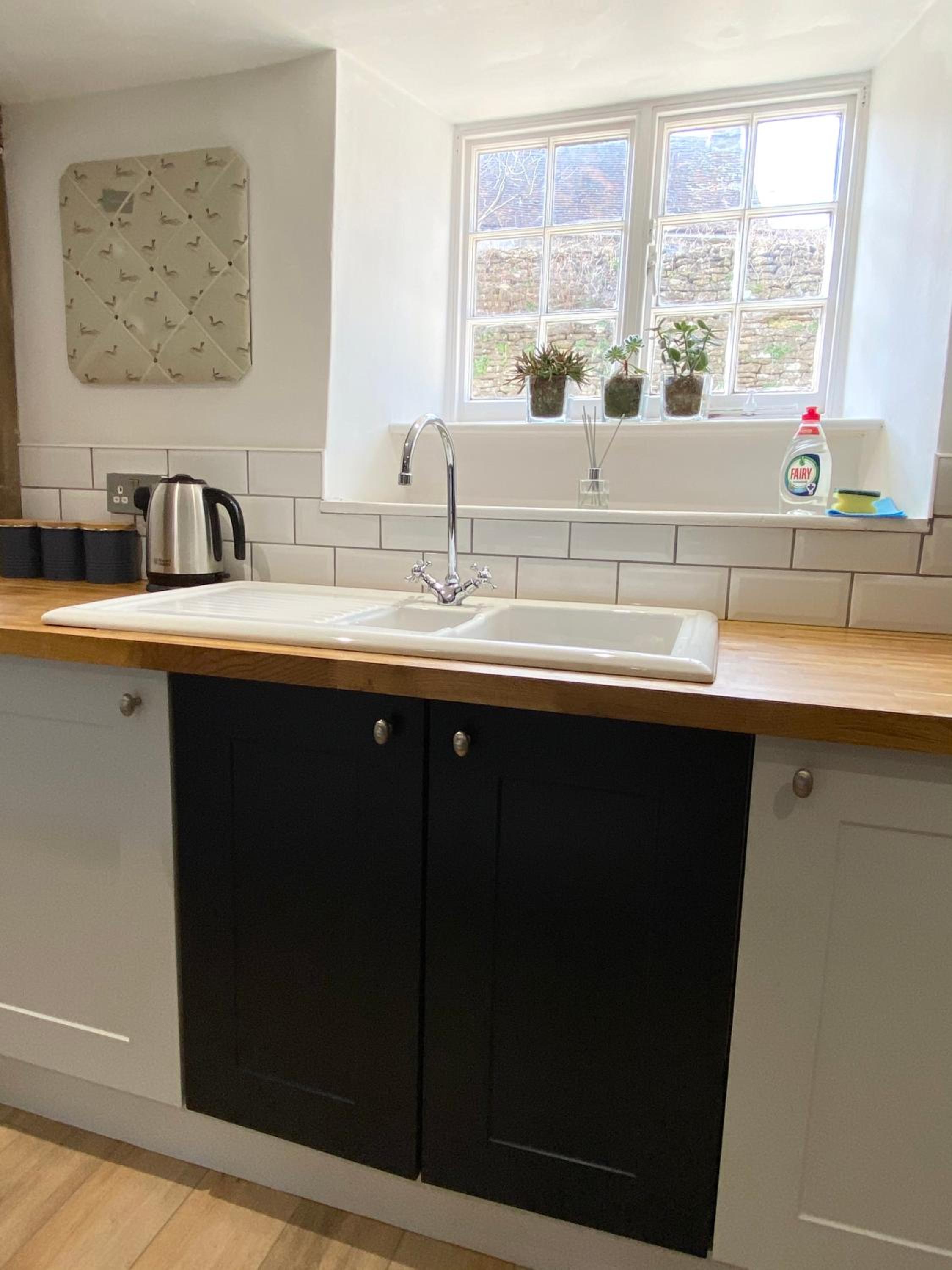 Hurst Cottage - A Cosy 2-Bedroom Cottage Escape in Dorset view 3