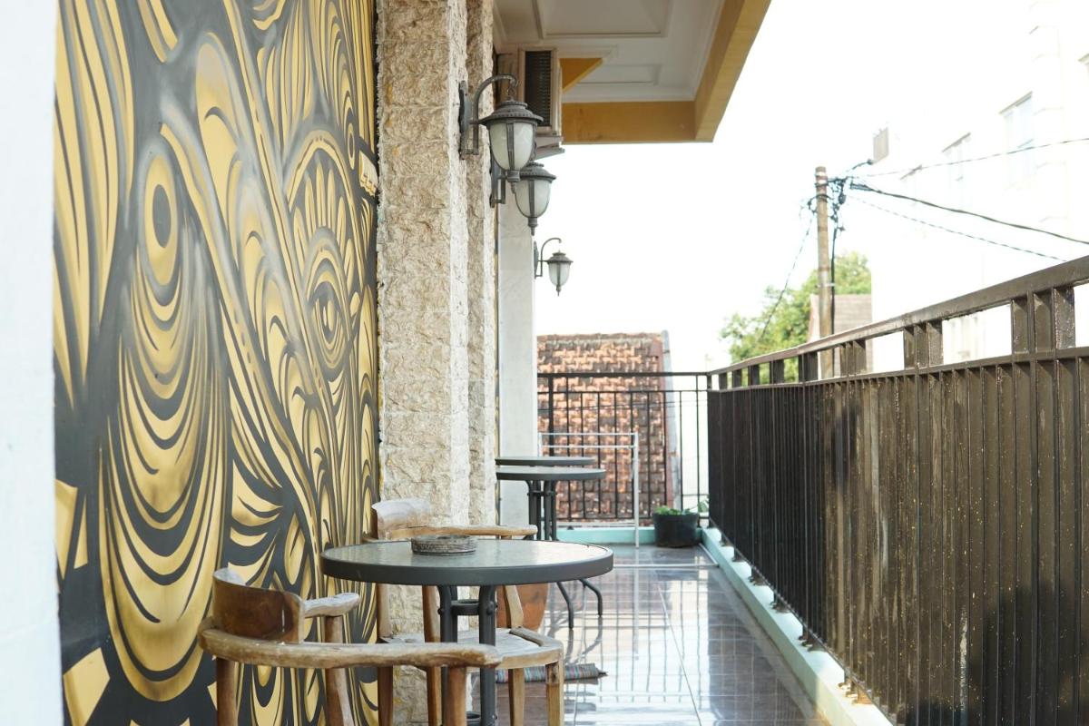 balcony