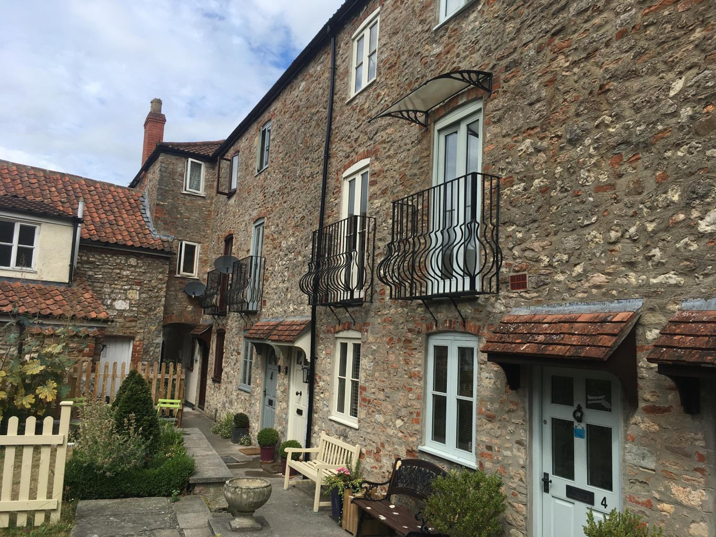 St Etheldreda's Cottage, Wells, Somerset view 3