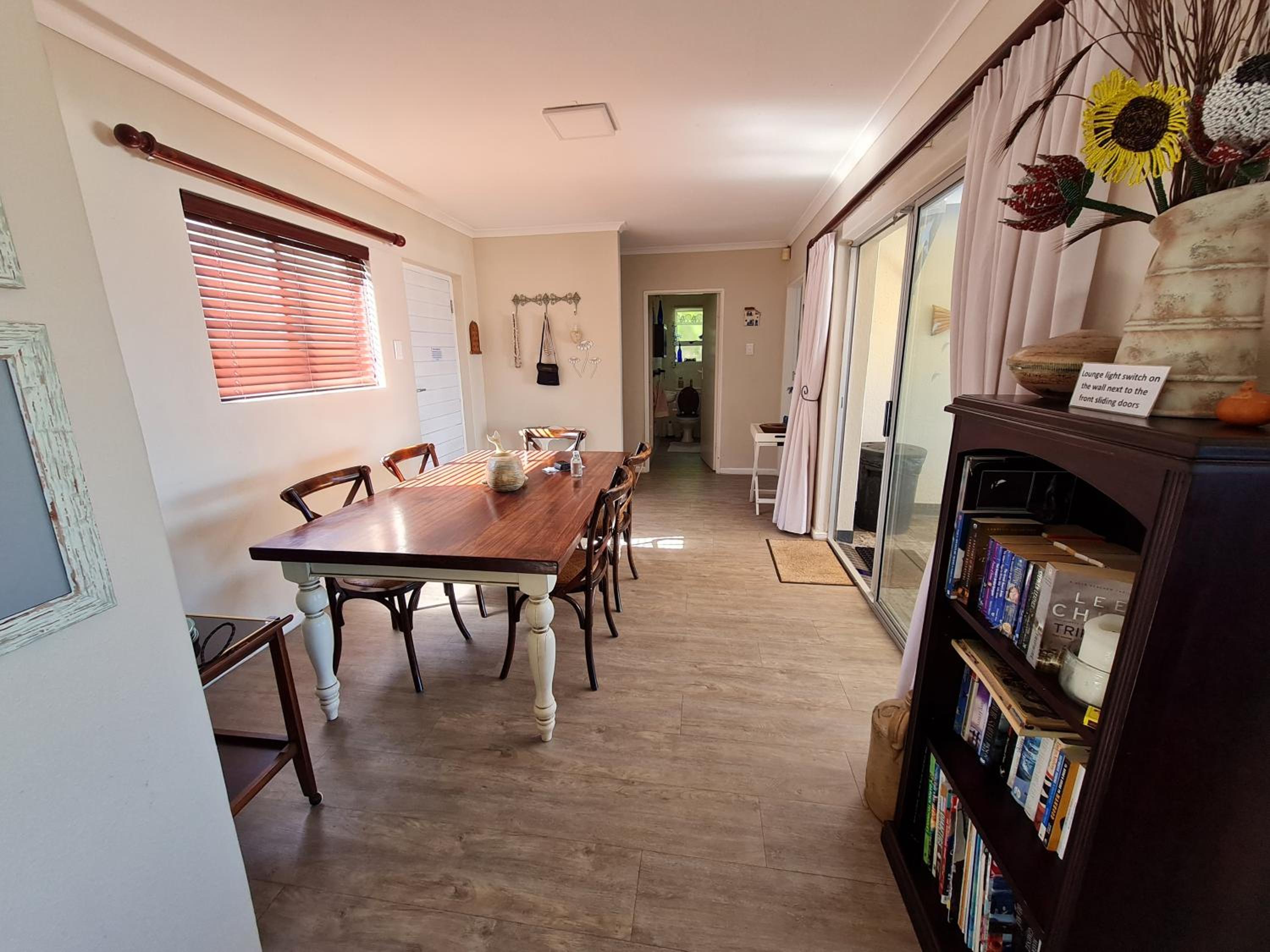 House 10-on-Sea view 4