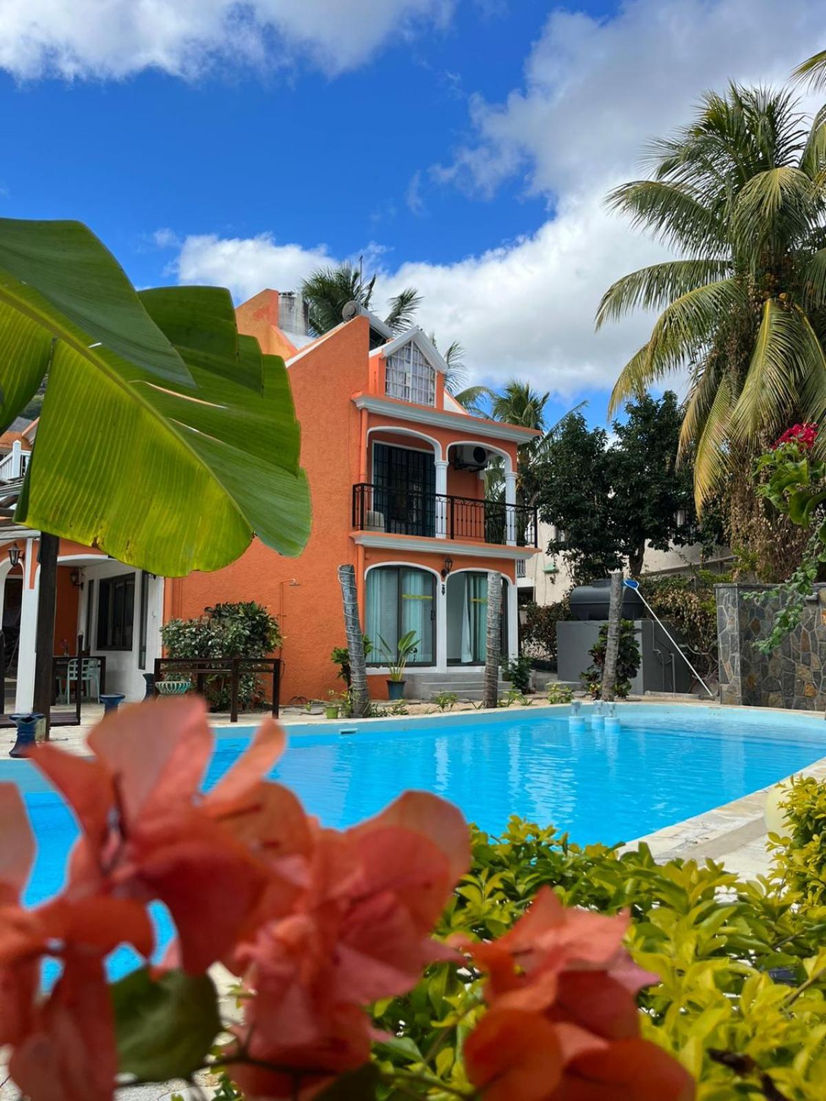 Villa Tourelle of Paradise with Private Heated Pool may-Aug