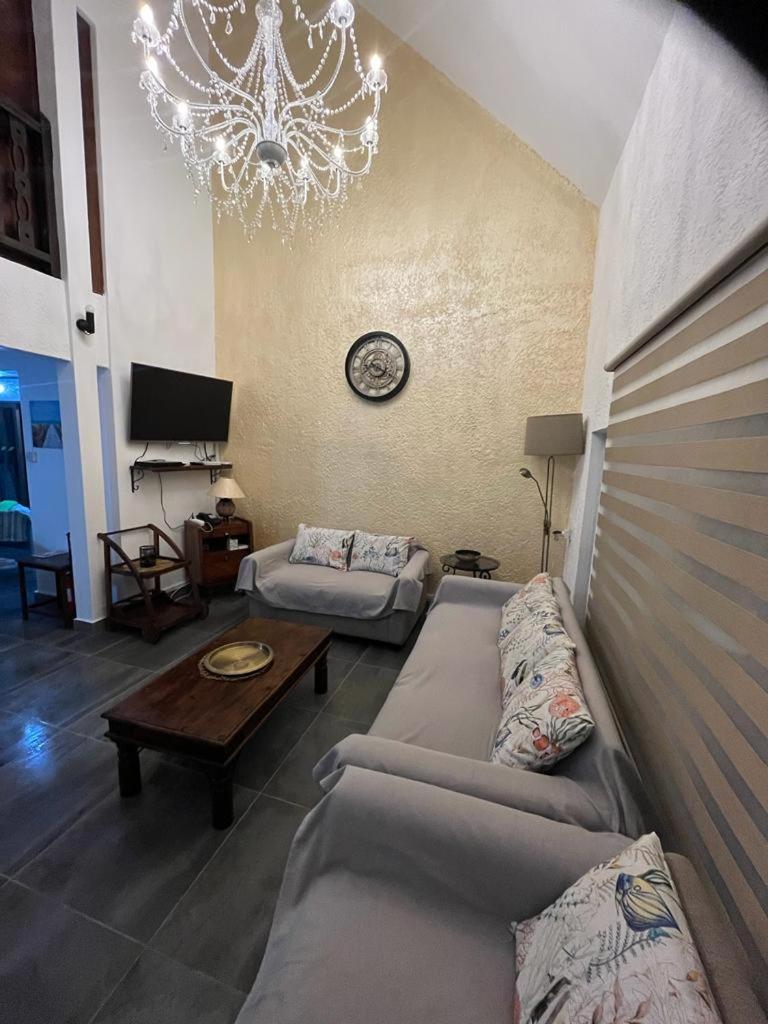 Villa Tourelle of Paradise with Private Heated Pool may-Aug
