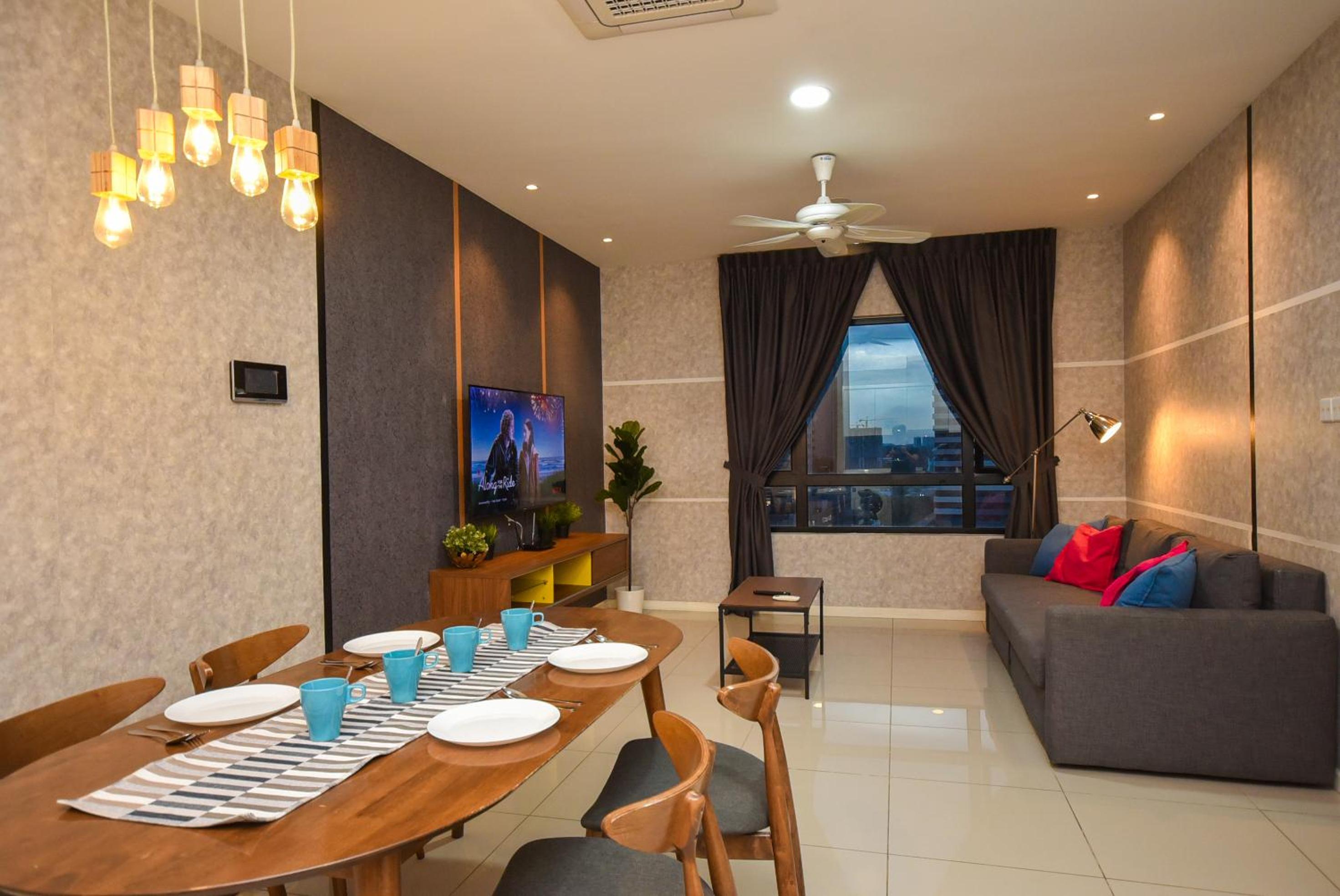 Suasana Residence by Nest Home