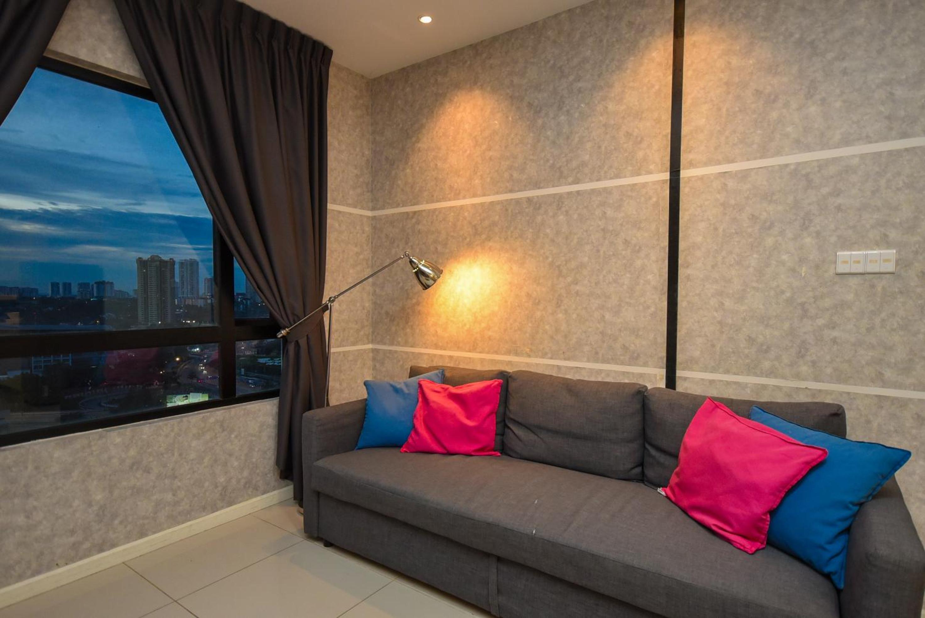 Suasana Residence by Nest Home