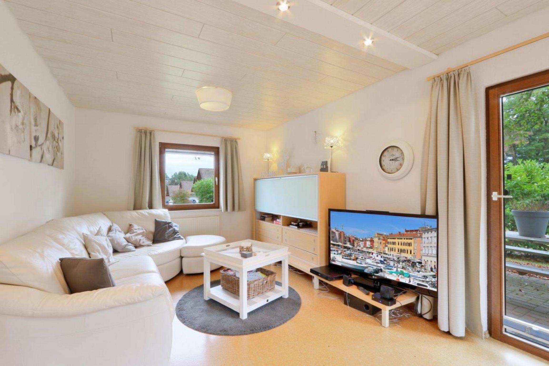 Ferienhaus mit Sauna direkt am Waldrand, See, Wald und Ruhe