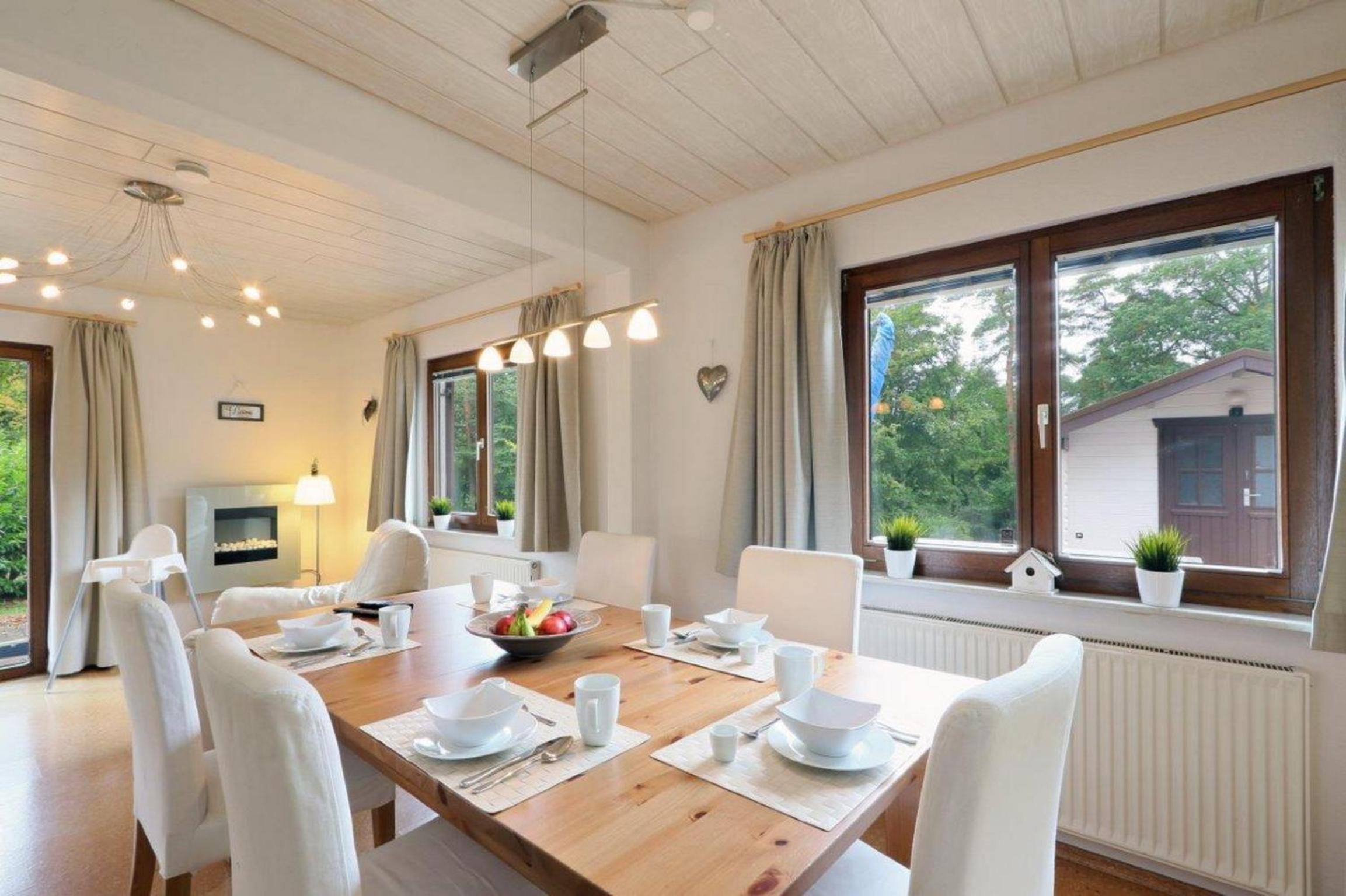 Ferienhaus mit Sauna direkt am Waldrand, See, Wald und Ruhe