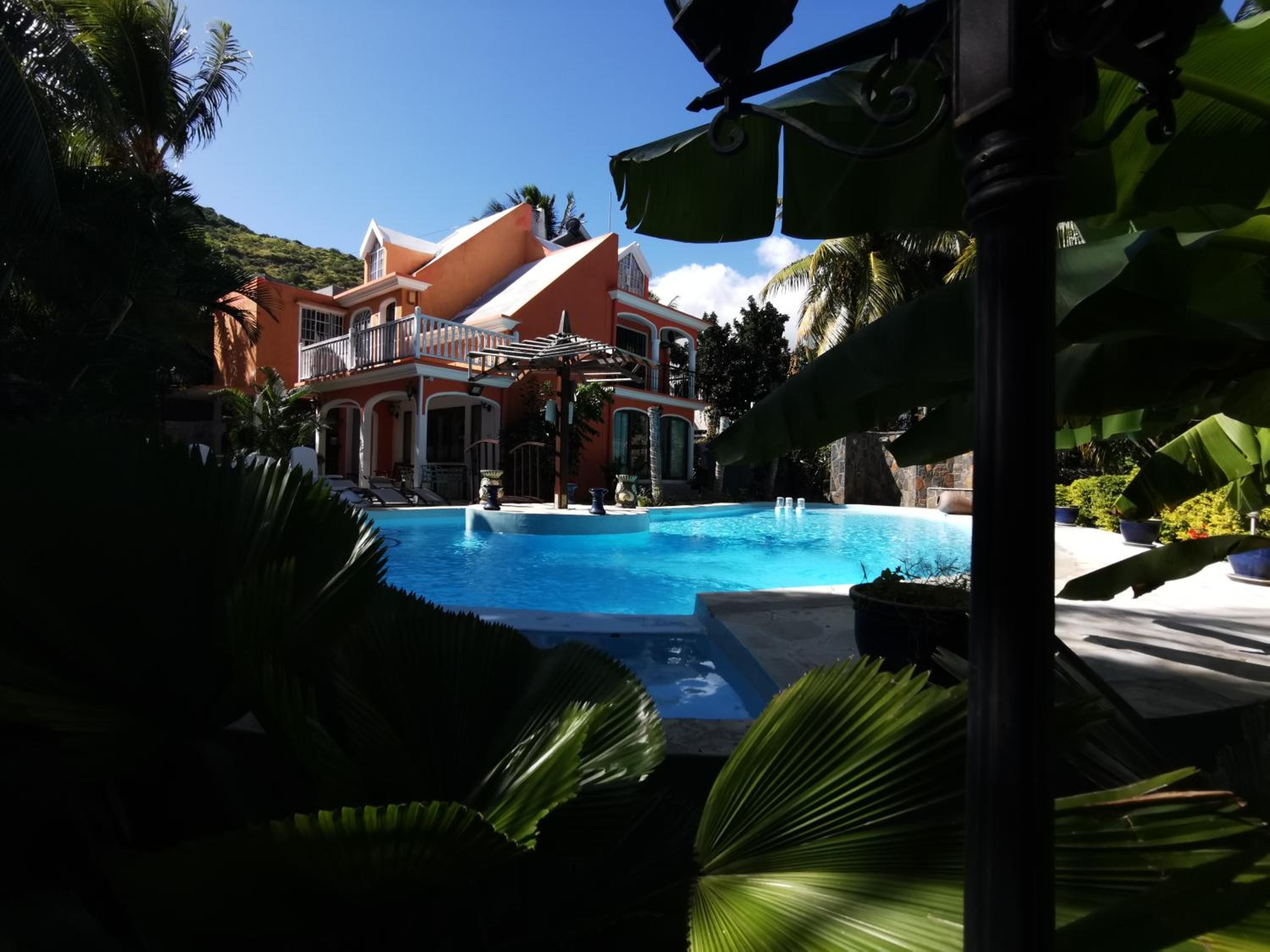 Villa Tourelle of Paradise with Private Heated Pool may-Aug