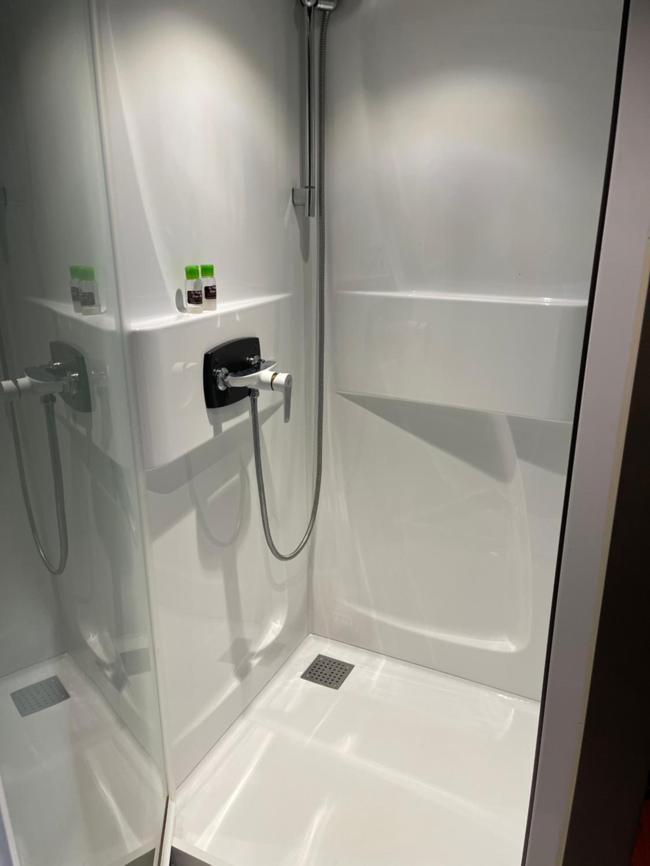 Dôme du puits avec jacuzzi et sauna privatif
