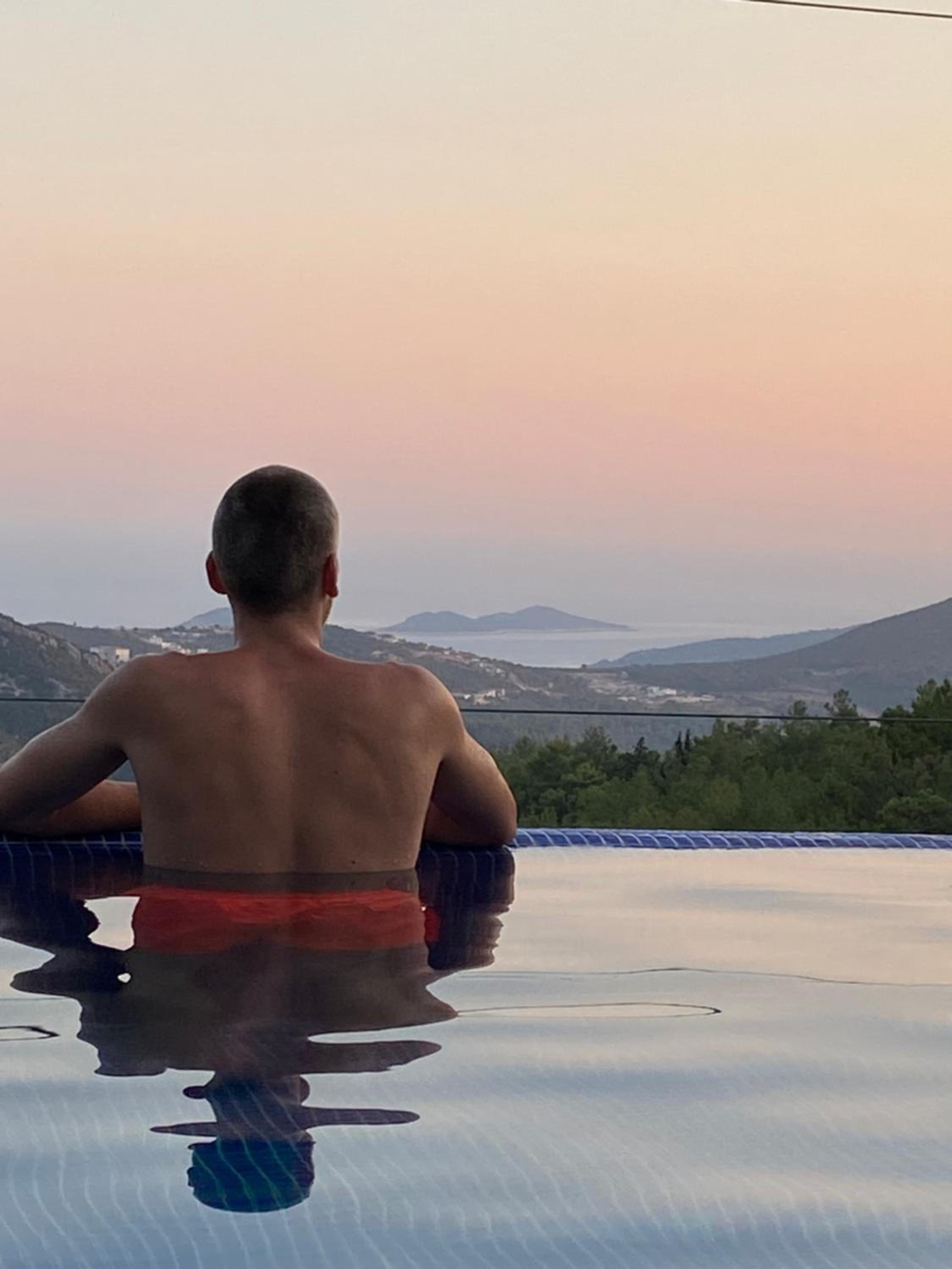 LA VILLA CELINE- XLarge villa complete privacy in nature, pool with wonderful view view 5