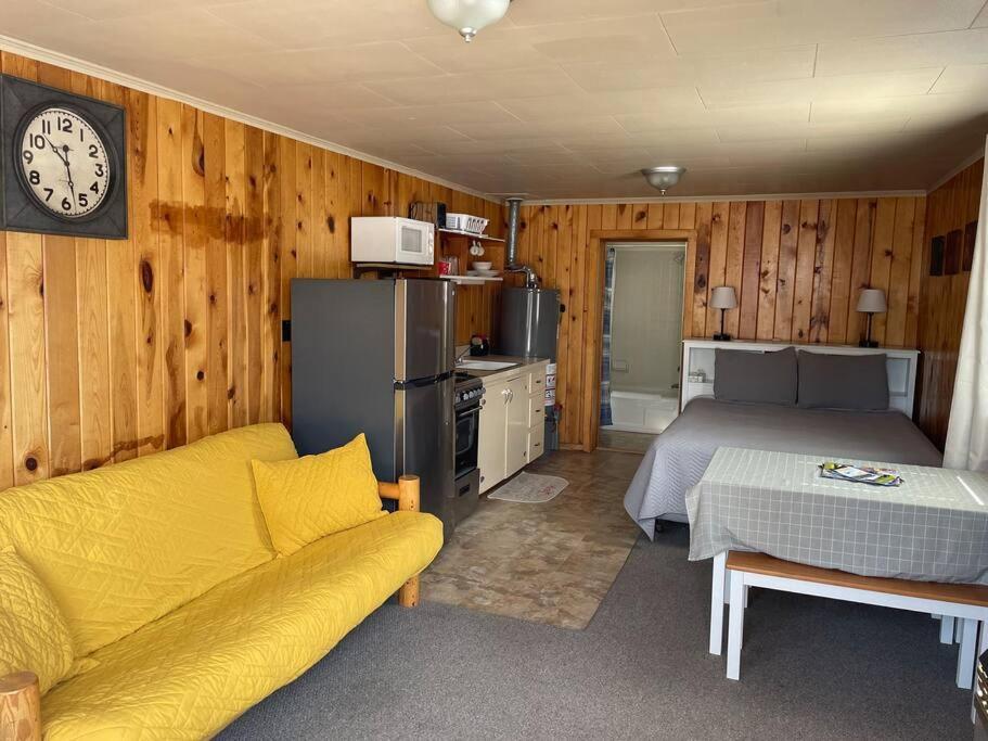 Cozy cabin #3 at Aspen Ridge Cabins view 5