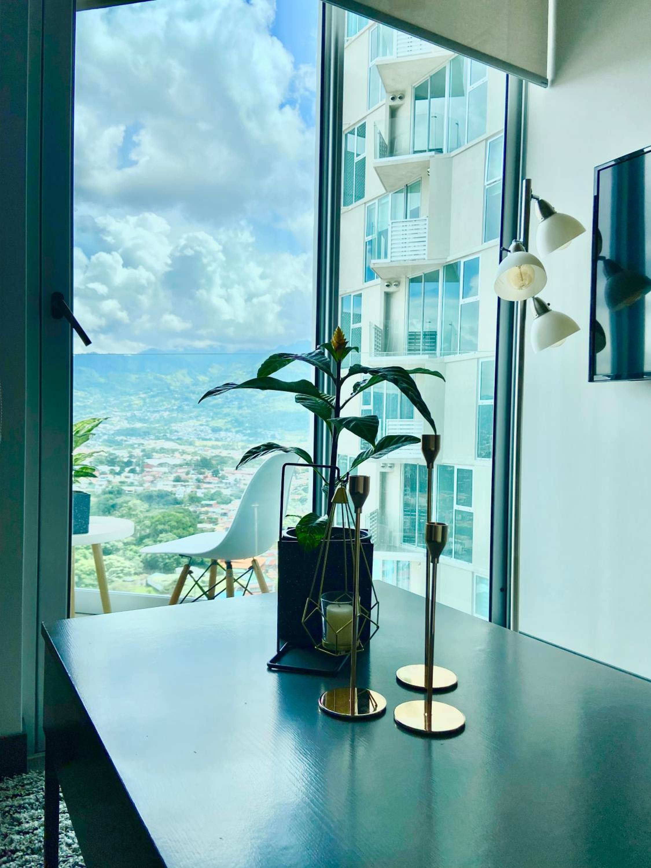 Cómodo y elegante apartamento en fabuloso condo!