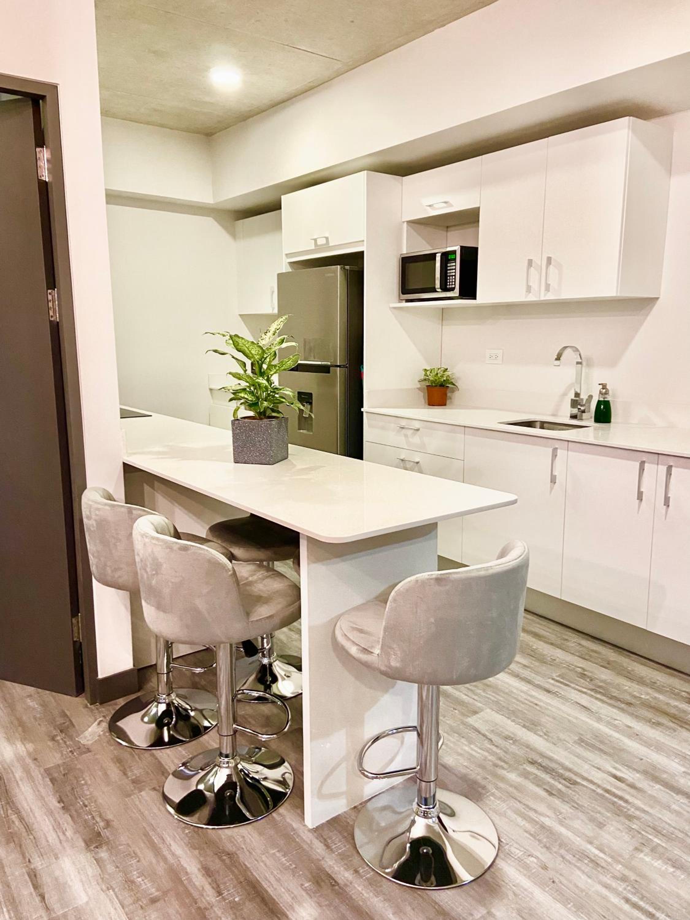 Cómodo y elegante apartamento en fabuloso condo!