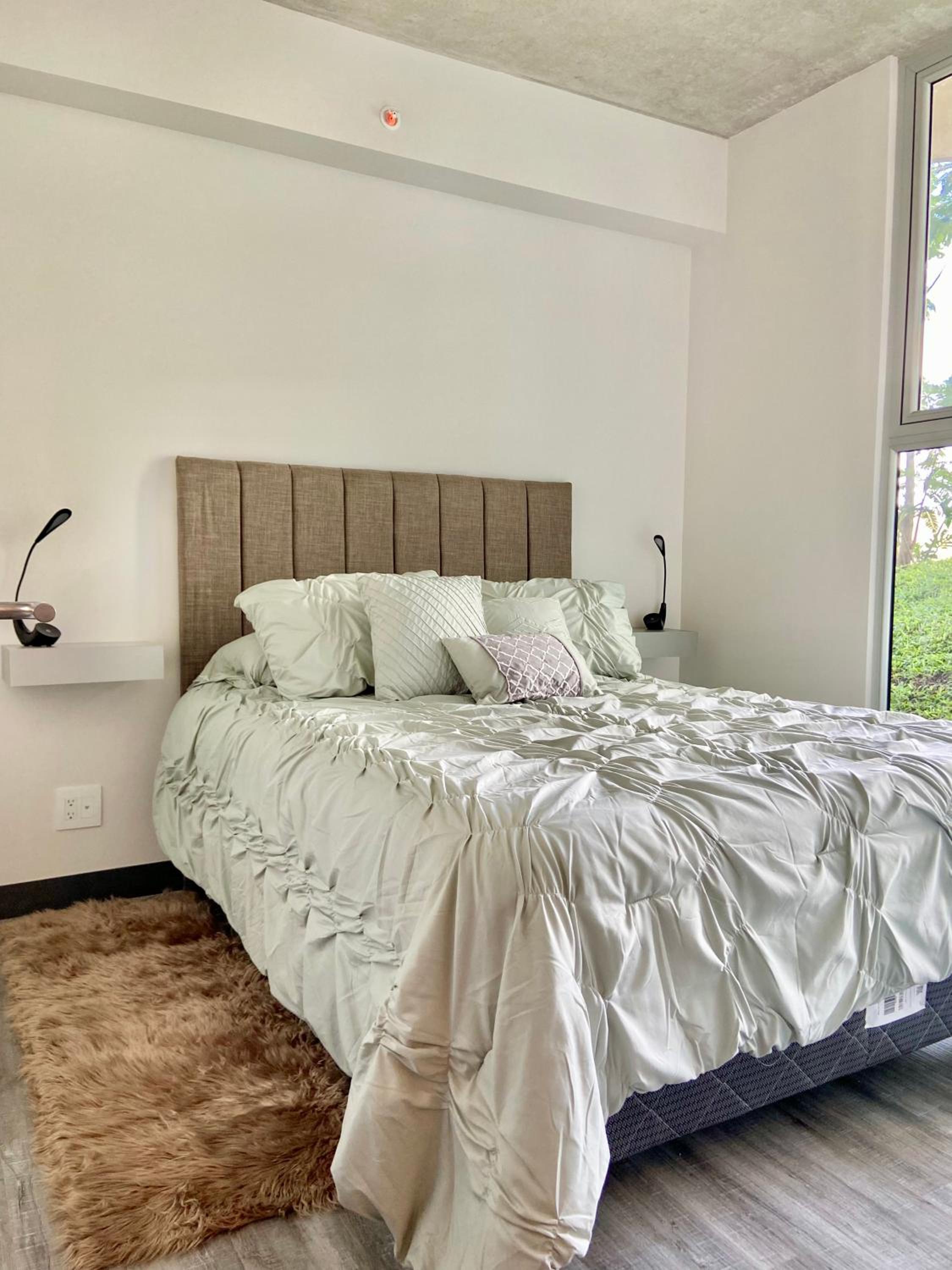 Cómodo y elegante apartamento en fabuloso condo!