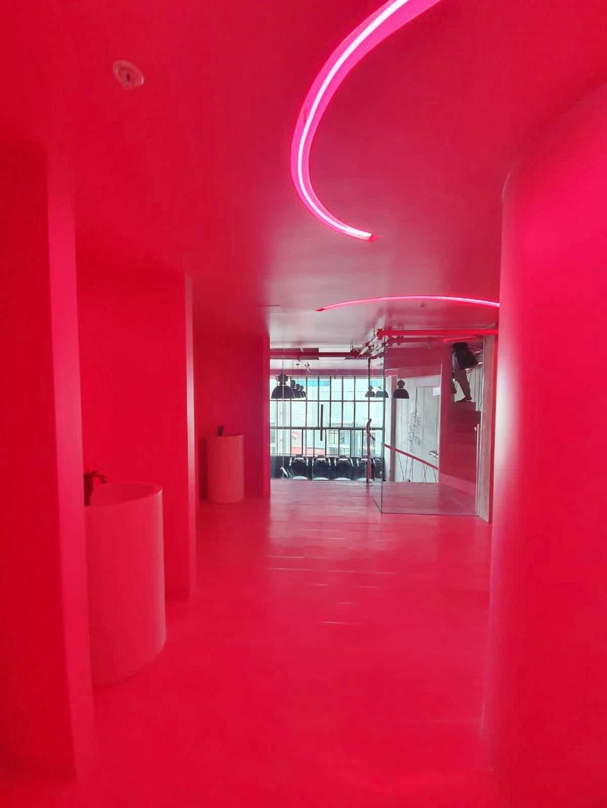 Cómodo y elegante apartamento en fabuloso condo!