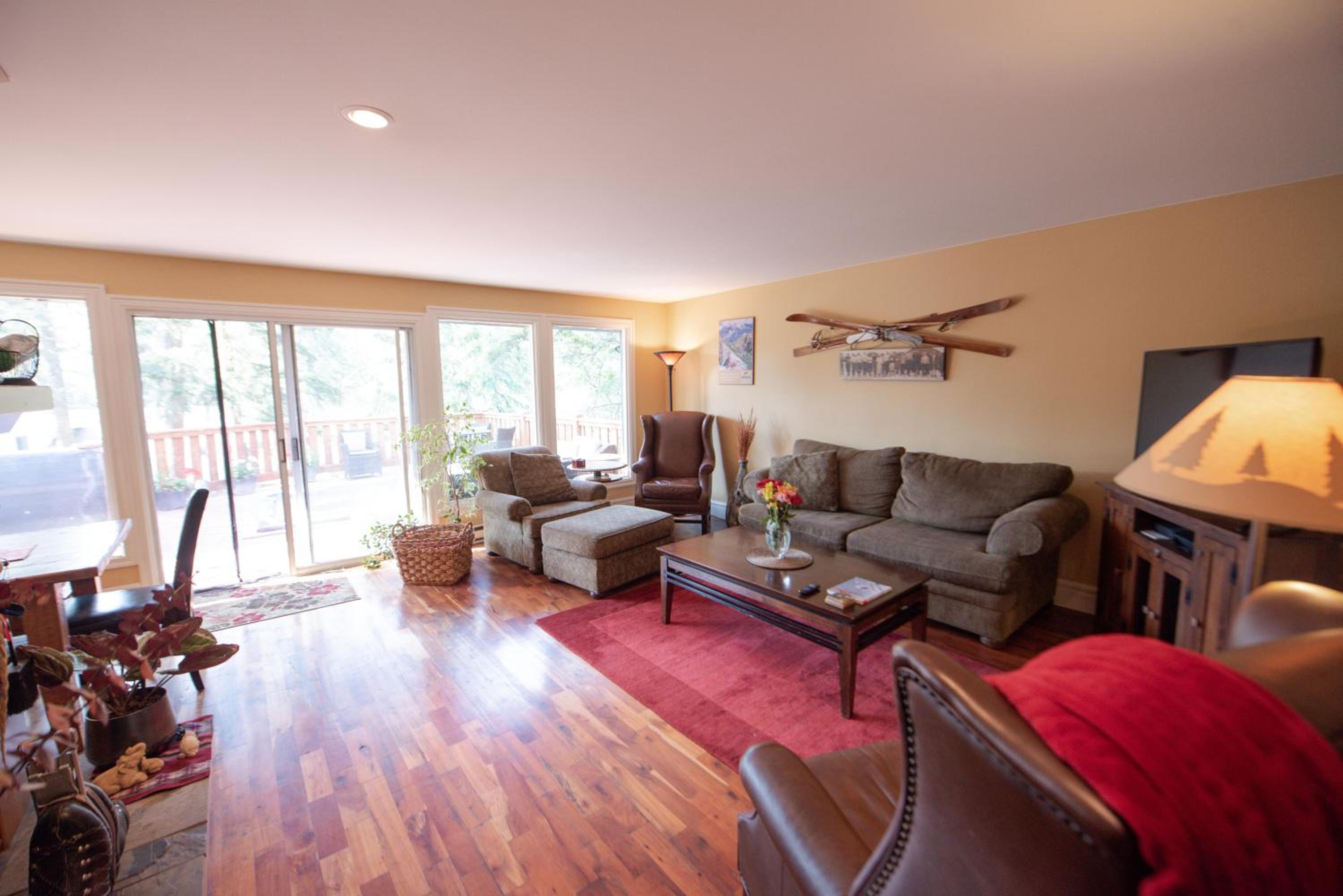 Auberge Kicking Horse Guest House