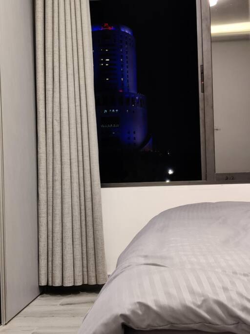 45m luxury room royal view near all services view 2