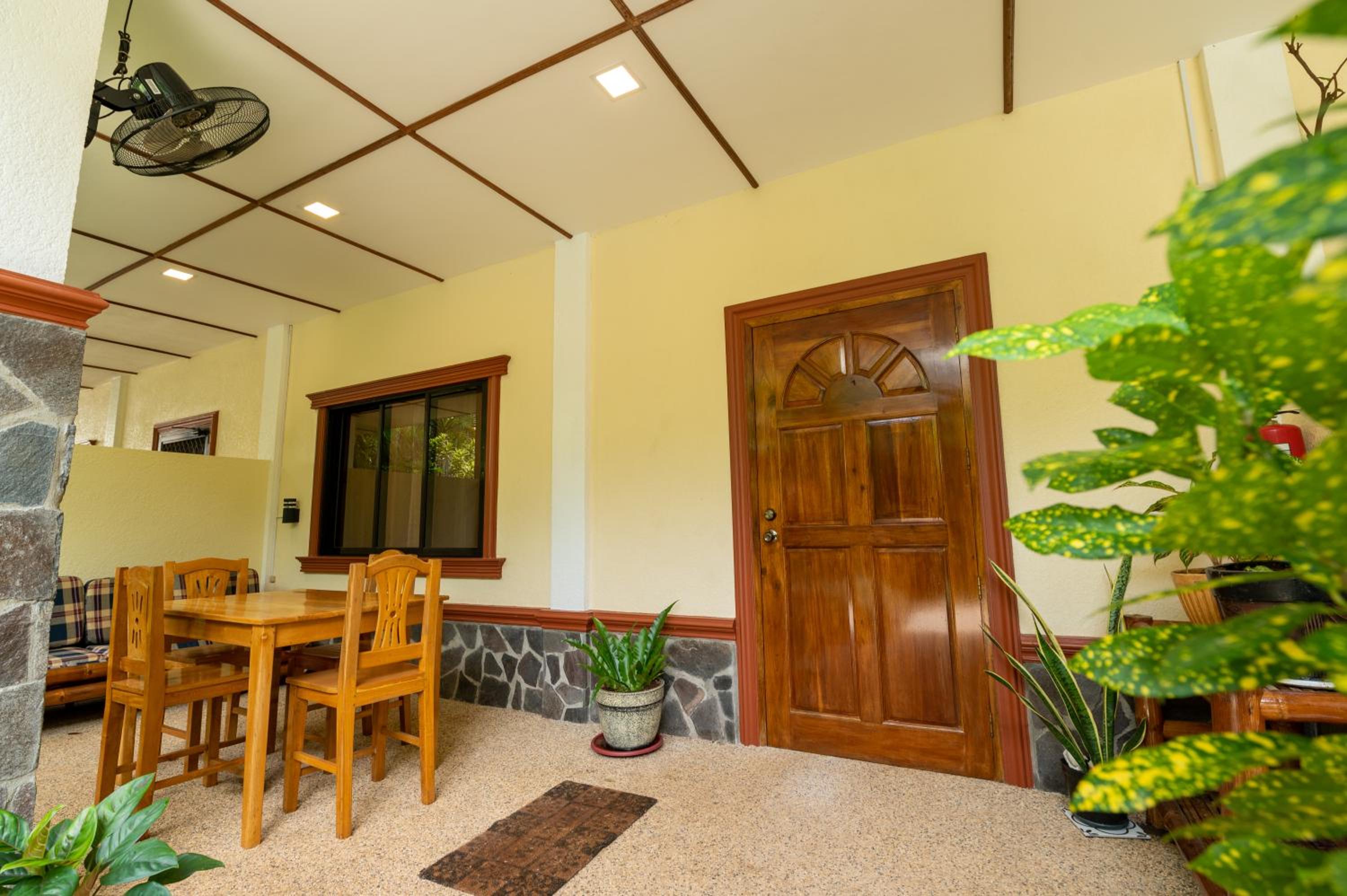 Alona Apartments