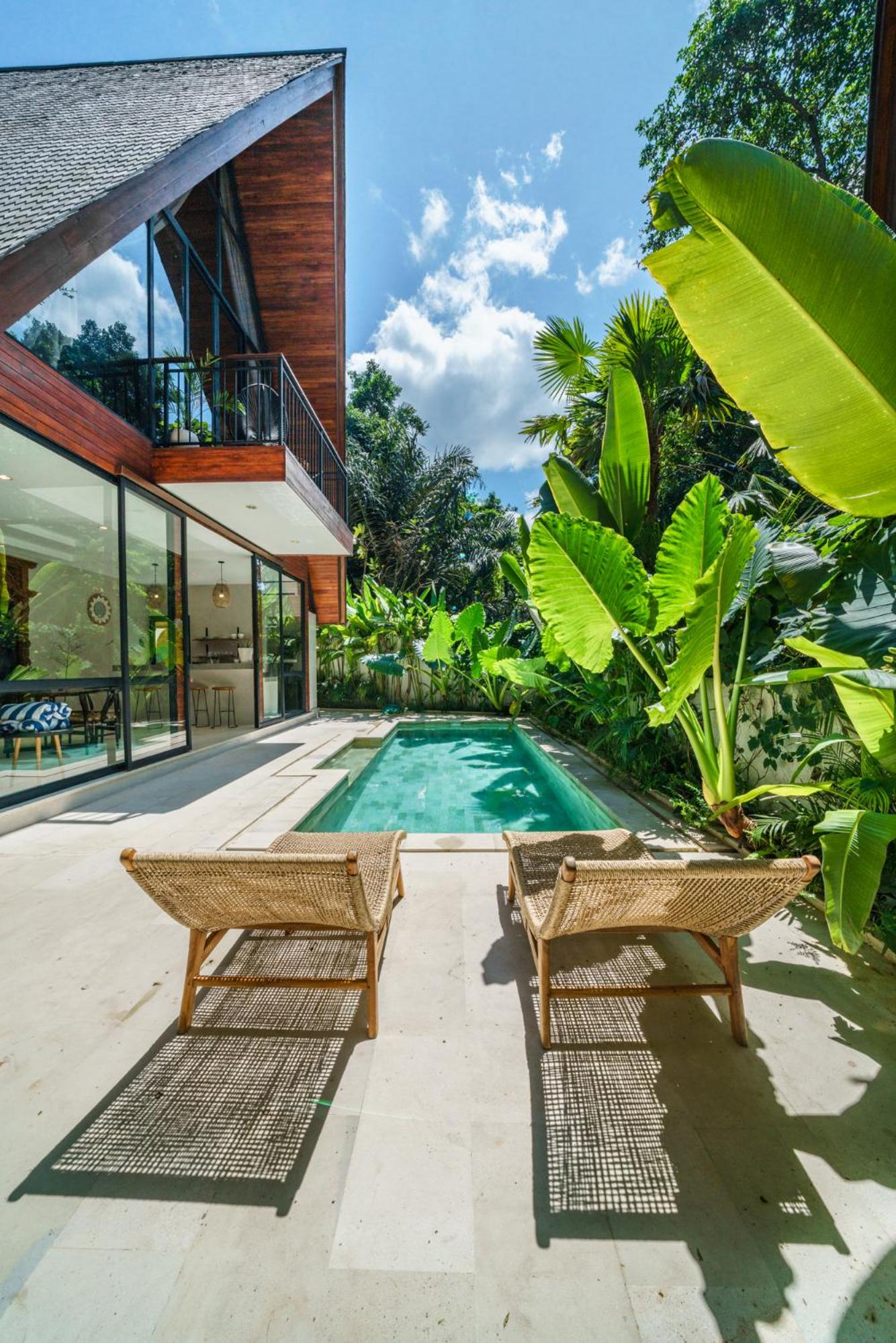 Villa Kirana - Designer 2-bedroom Villa with pool in Pererenan view 5