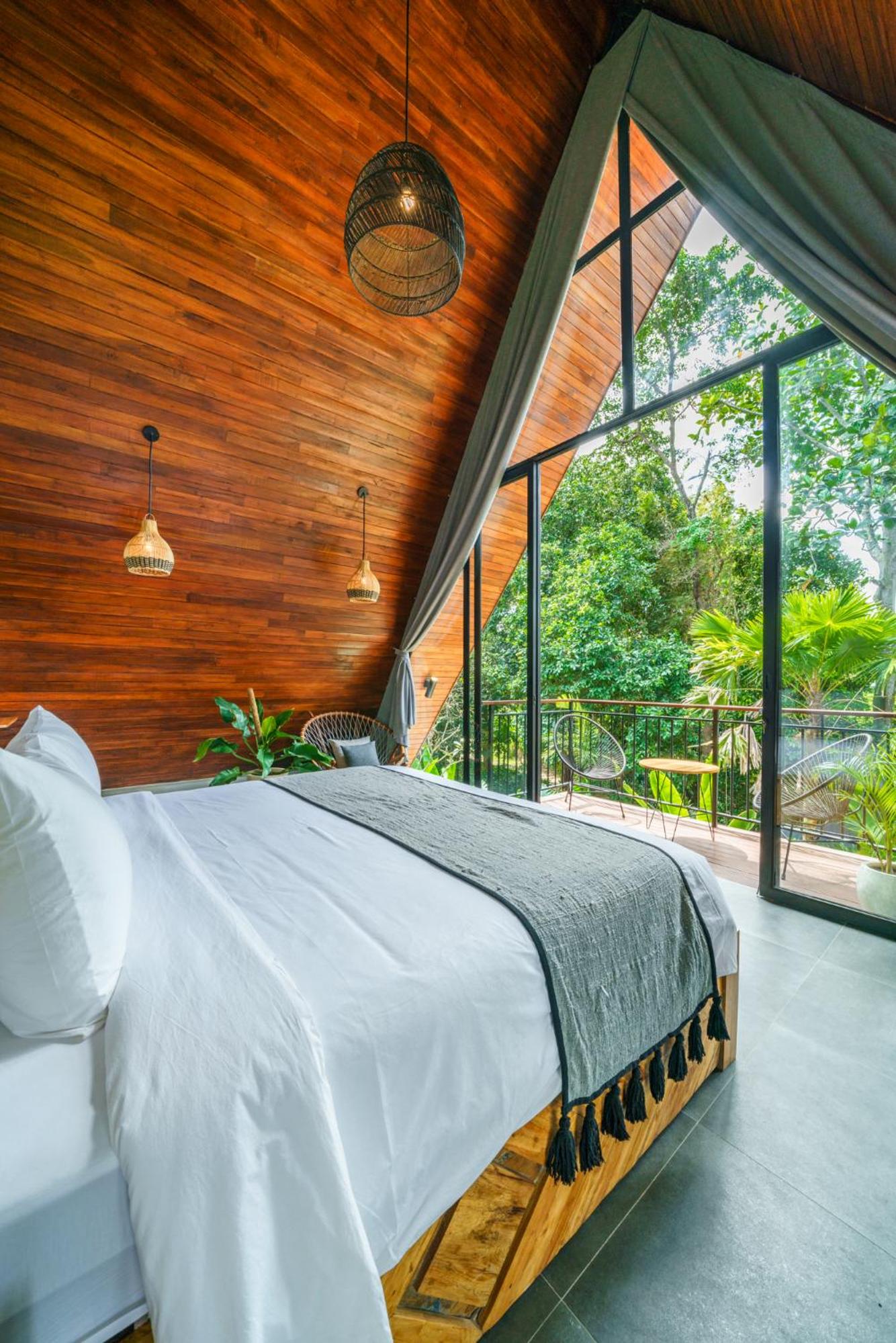 Villa Kirana - Designer 2-bedroom Villa with pool in Pererenan view 4