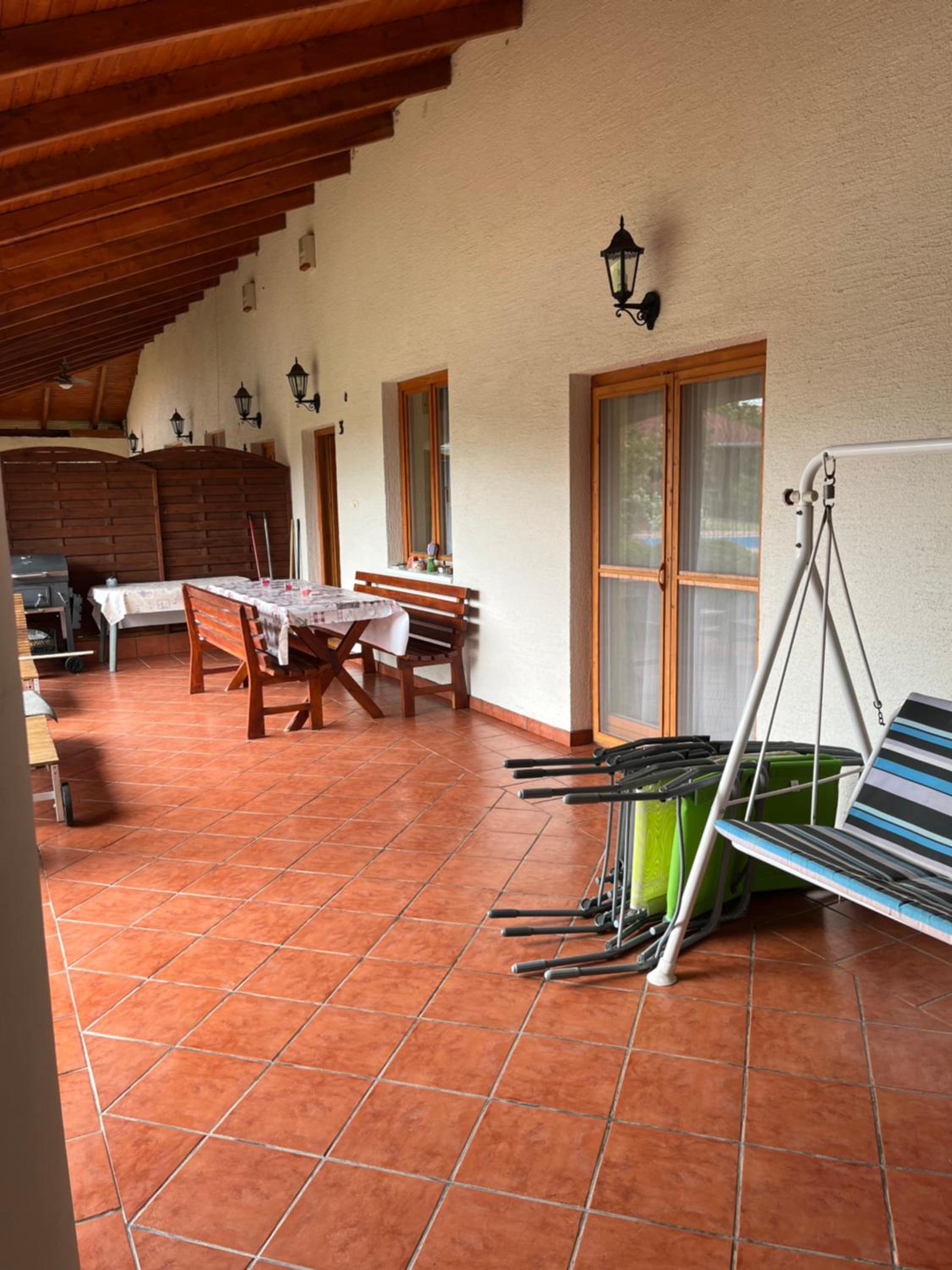 Szőlősgyörök Kun Apartment with 3 bedrooms on 92 in view 5
