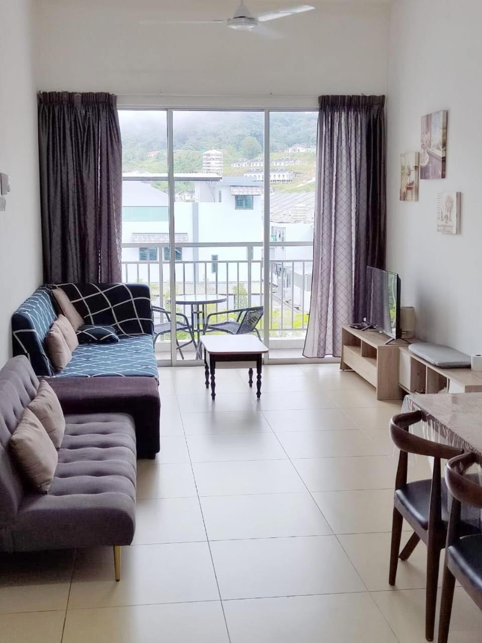 Cameron 3room Golden Hills photo 1