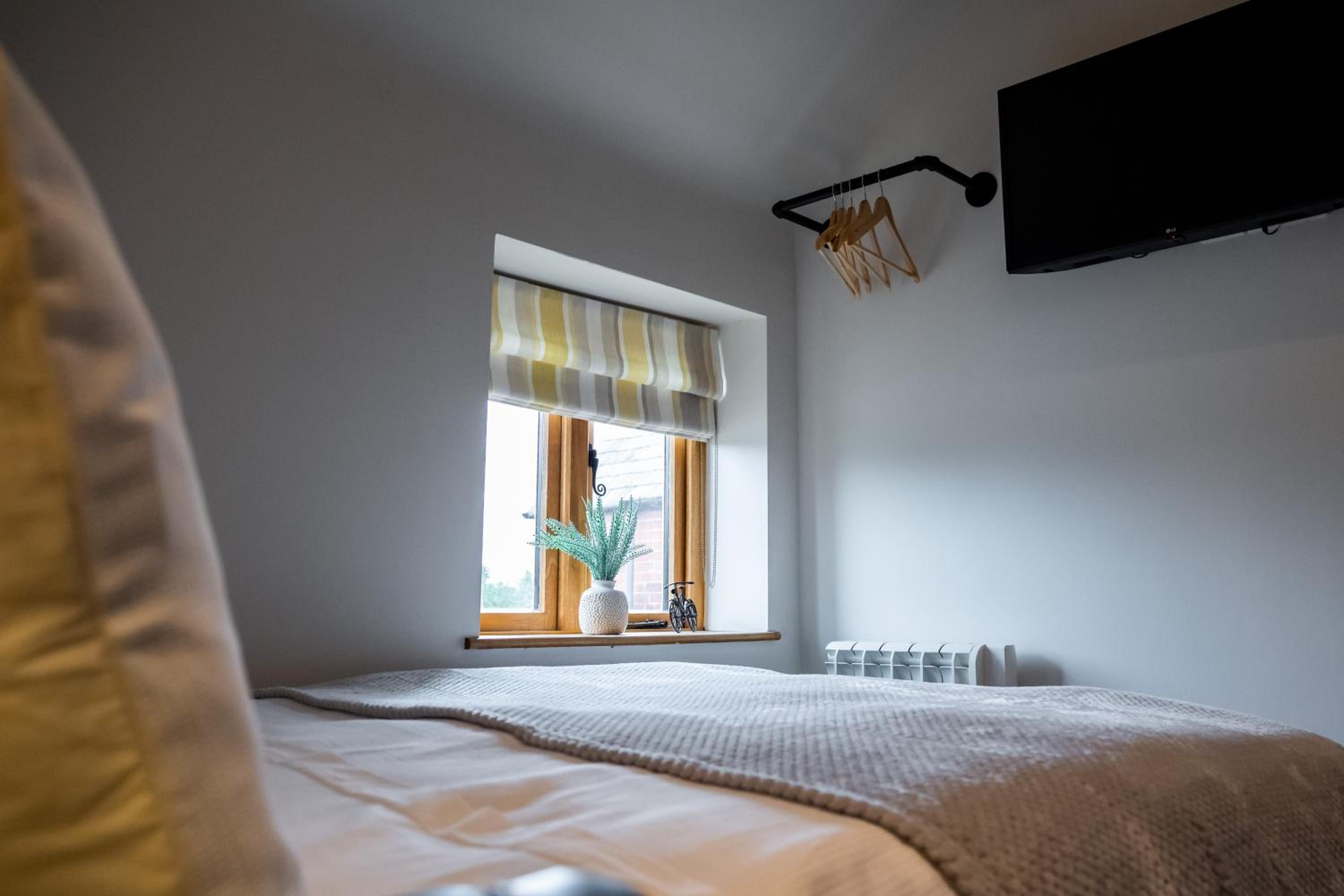 Bramble Cottage - Cosy 2 Bed With Deluxe HOT TUB & Log Burner view 5