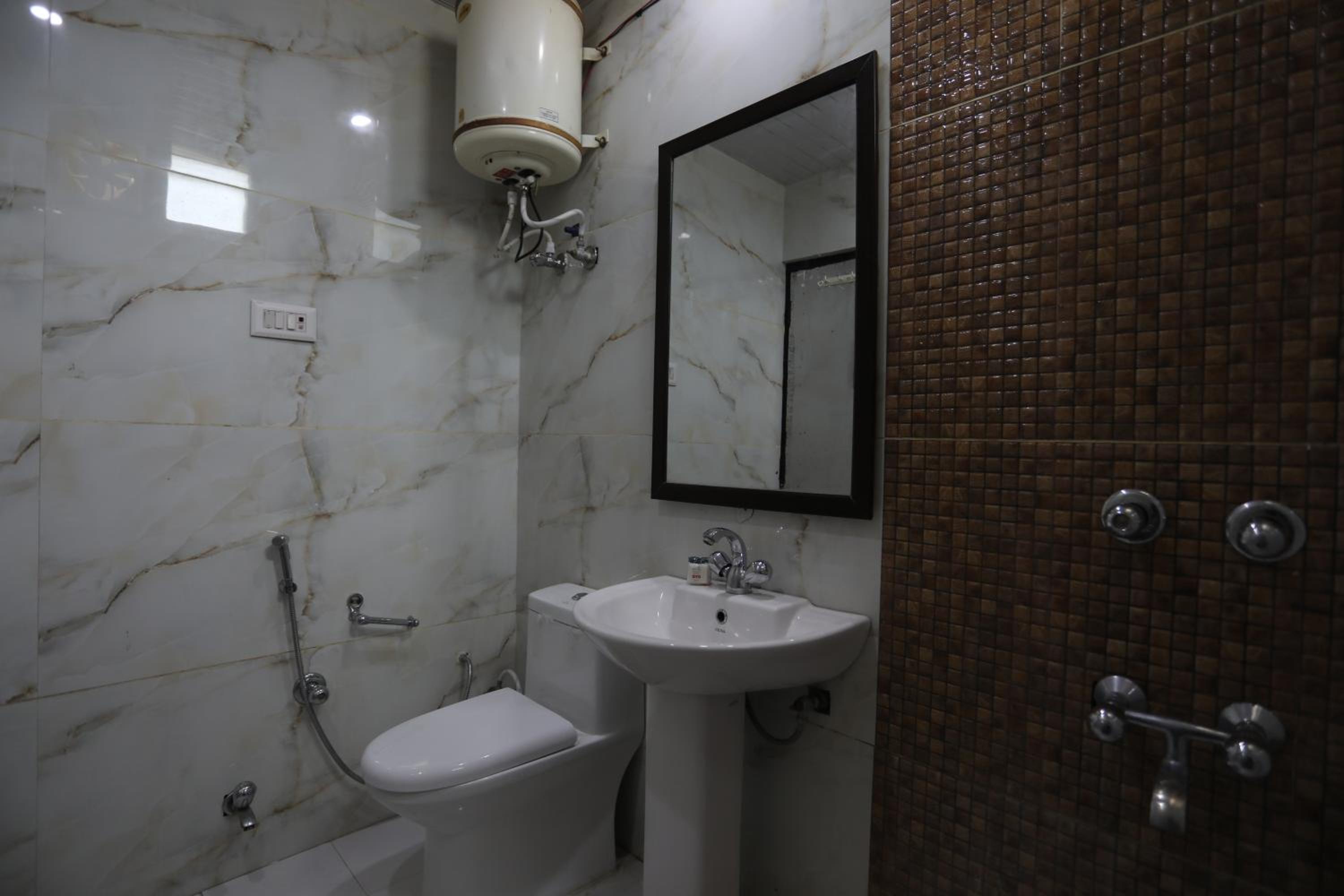 Katra Vacations - HOTEL JAGDISH RESIDENCY - Property Image 12