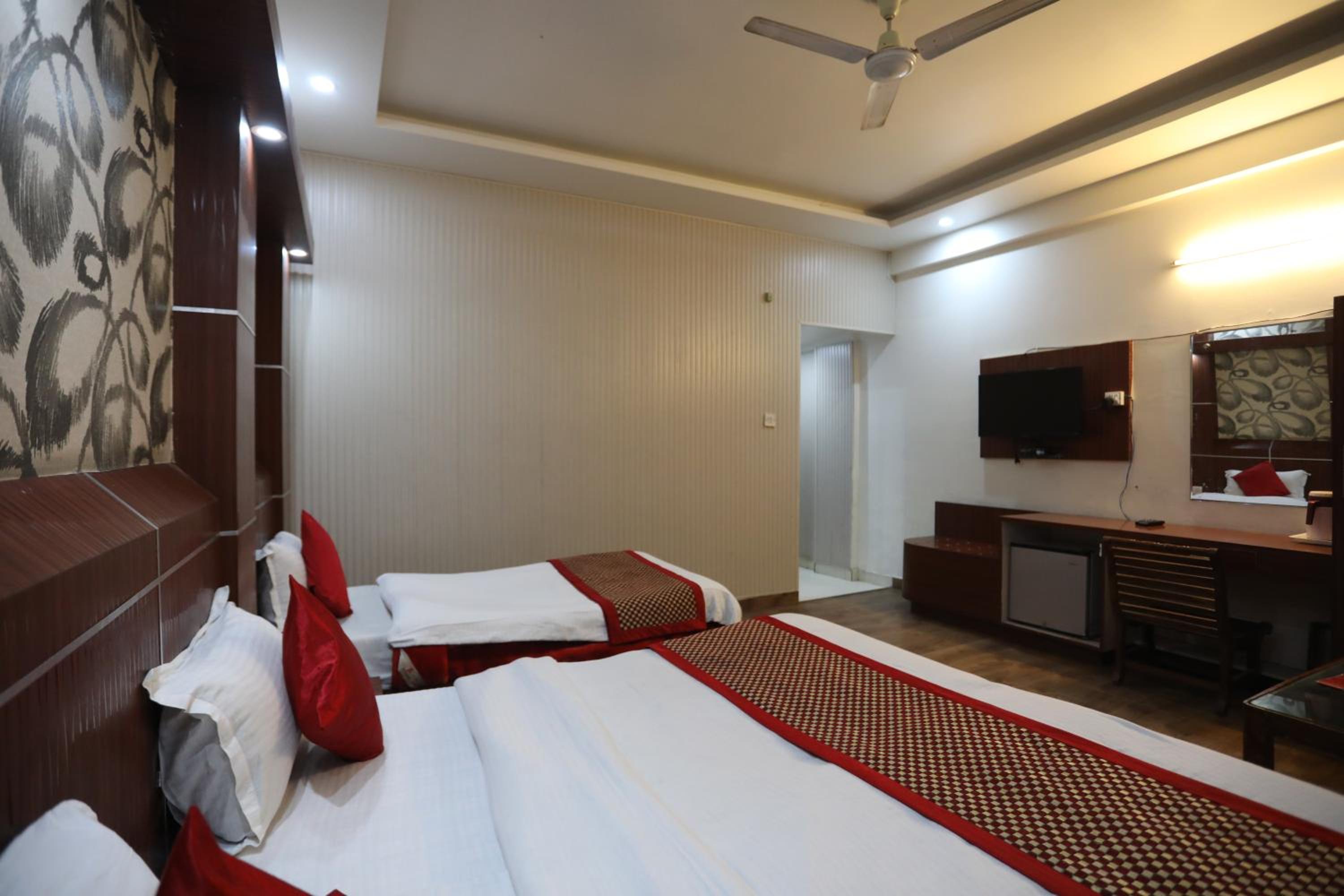 Katra Vacations - HOTEL JAGDISH RESIDENCY - Property Image 2